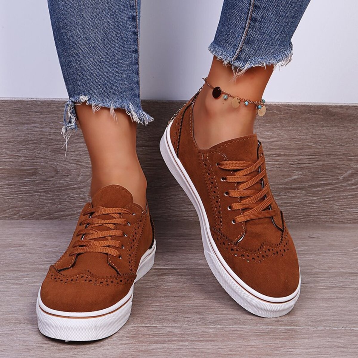Lace Up Round Toe Sneakers