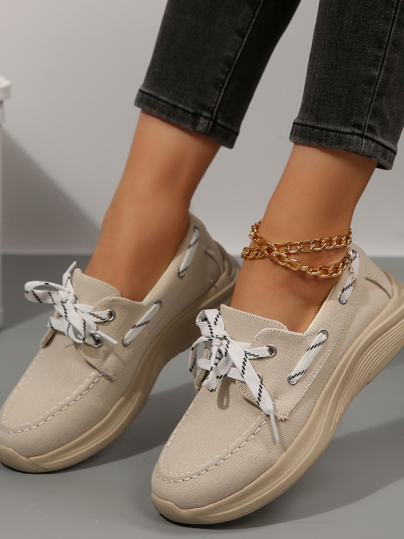 Lace Up Round Toe Sneakers