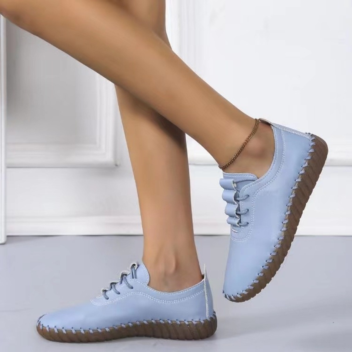 Round Toe Lace Up Sneakers