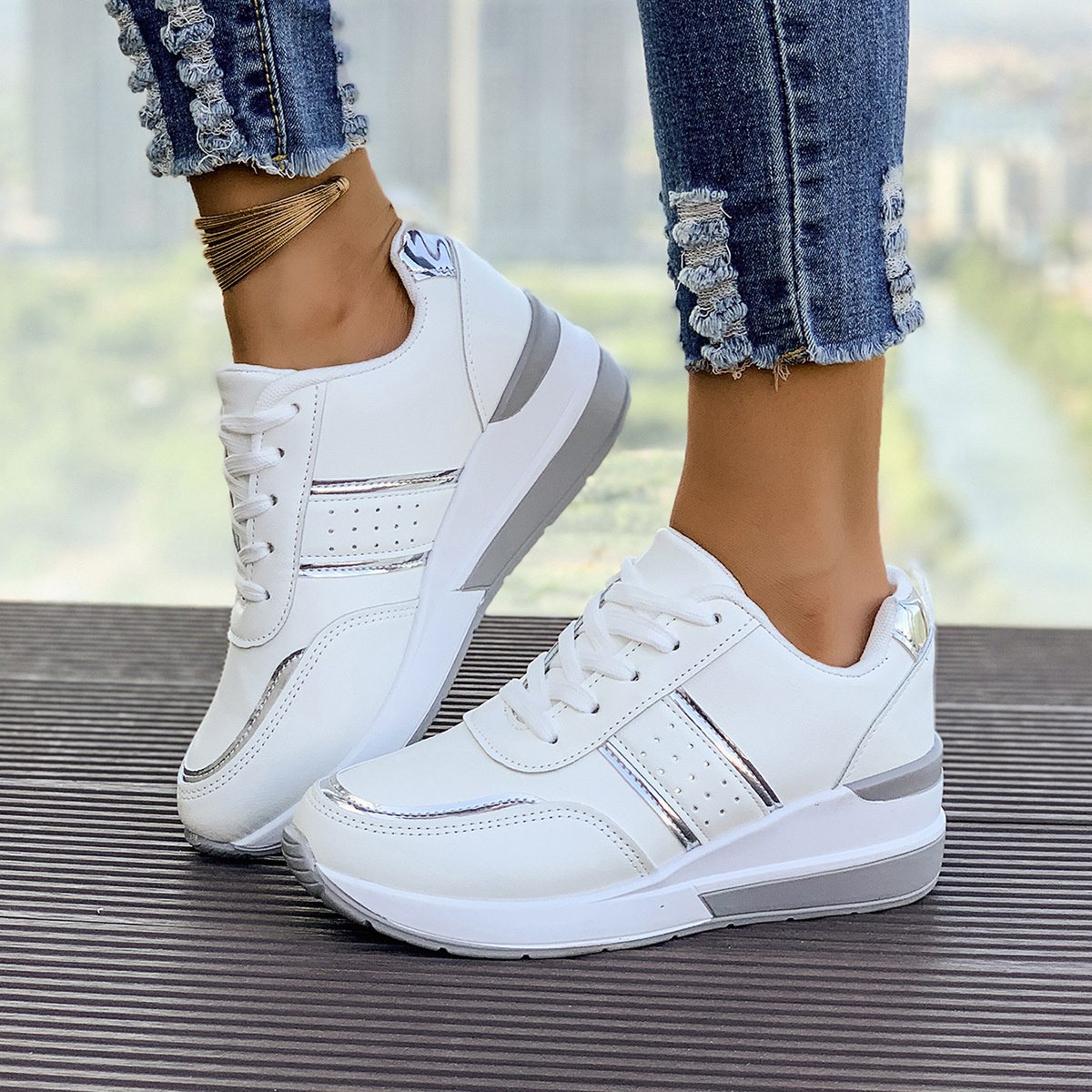 Round Toe Lace Up Sneakers