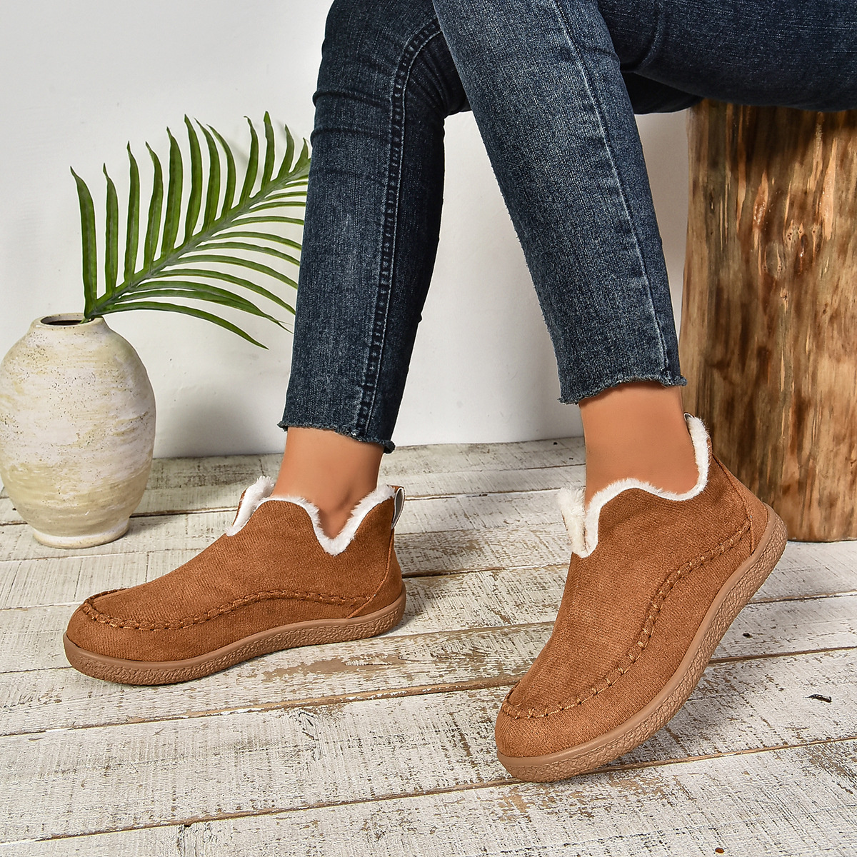 Round Toe Plush Lined Shoes