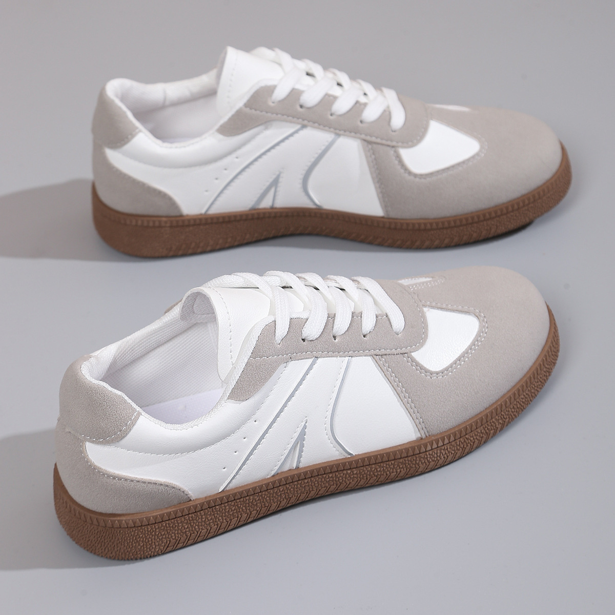 Lace Up Round Toe Sneakers