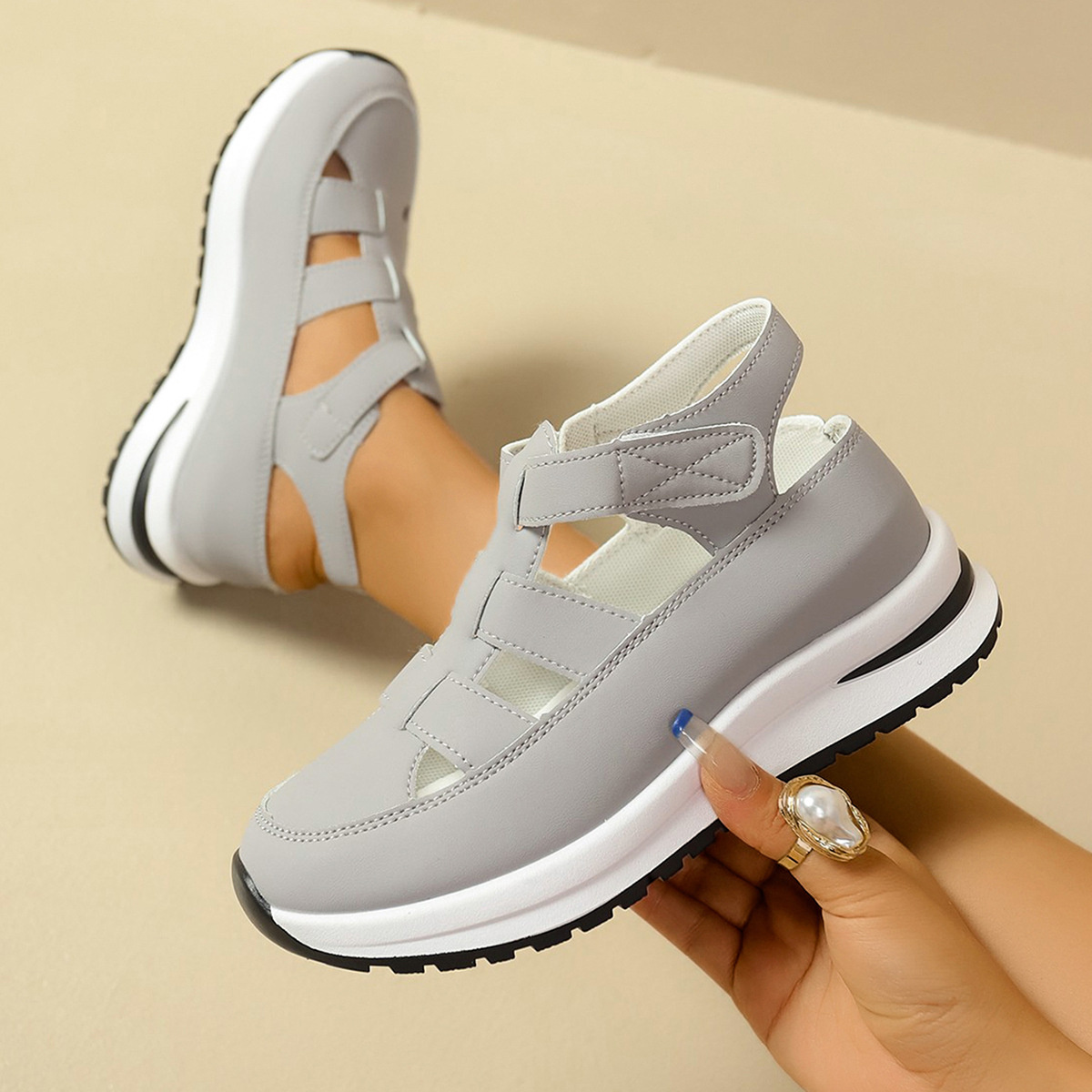 Cutout Round Toe Platform Sandals