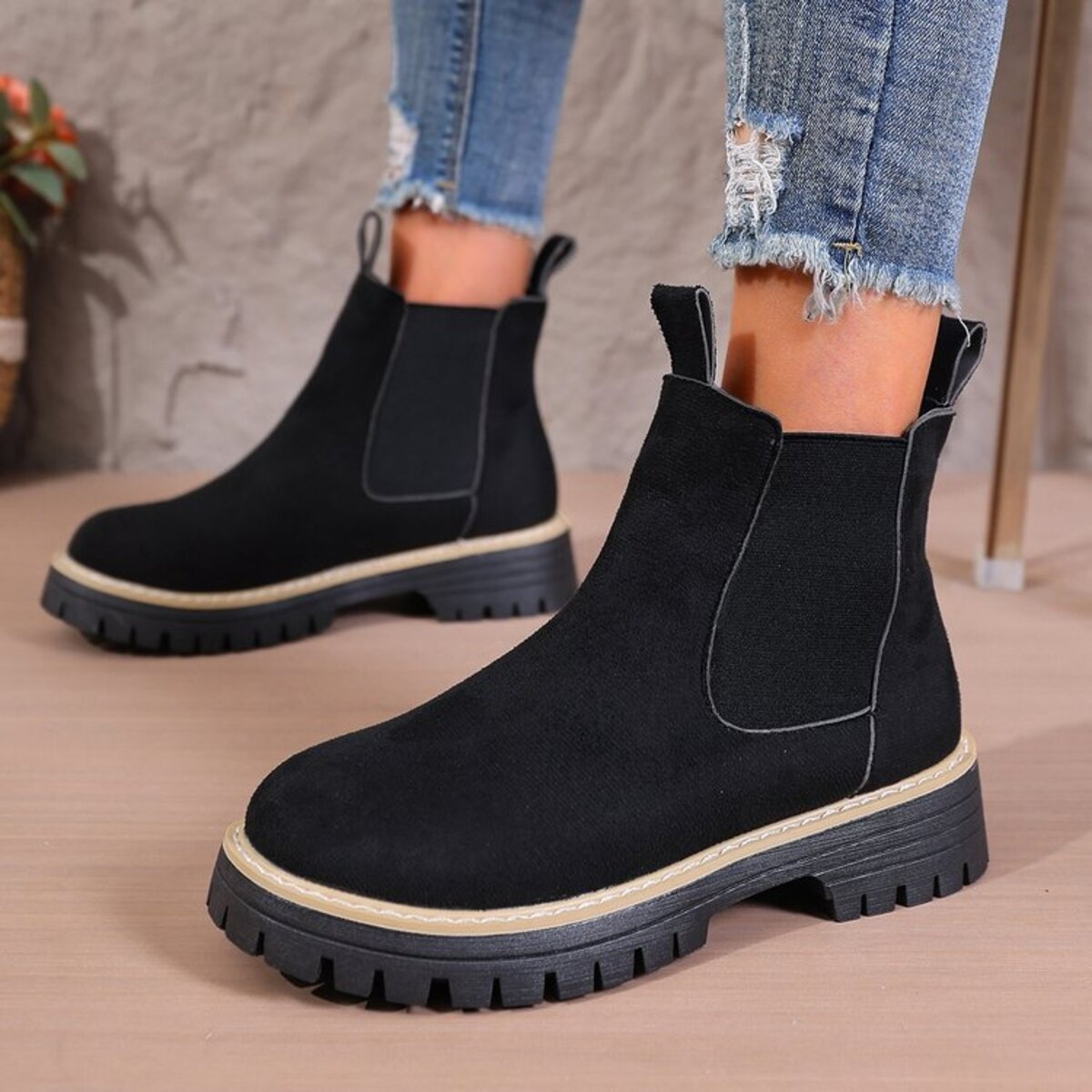 Round Toe Platform Boots