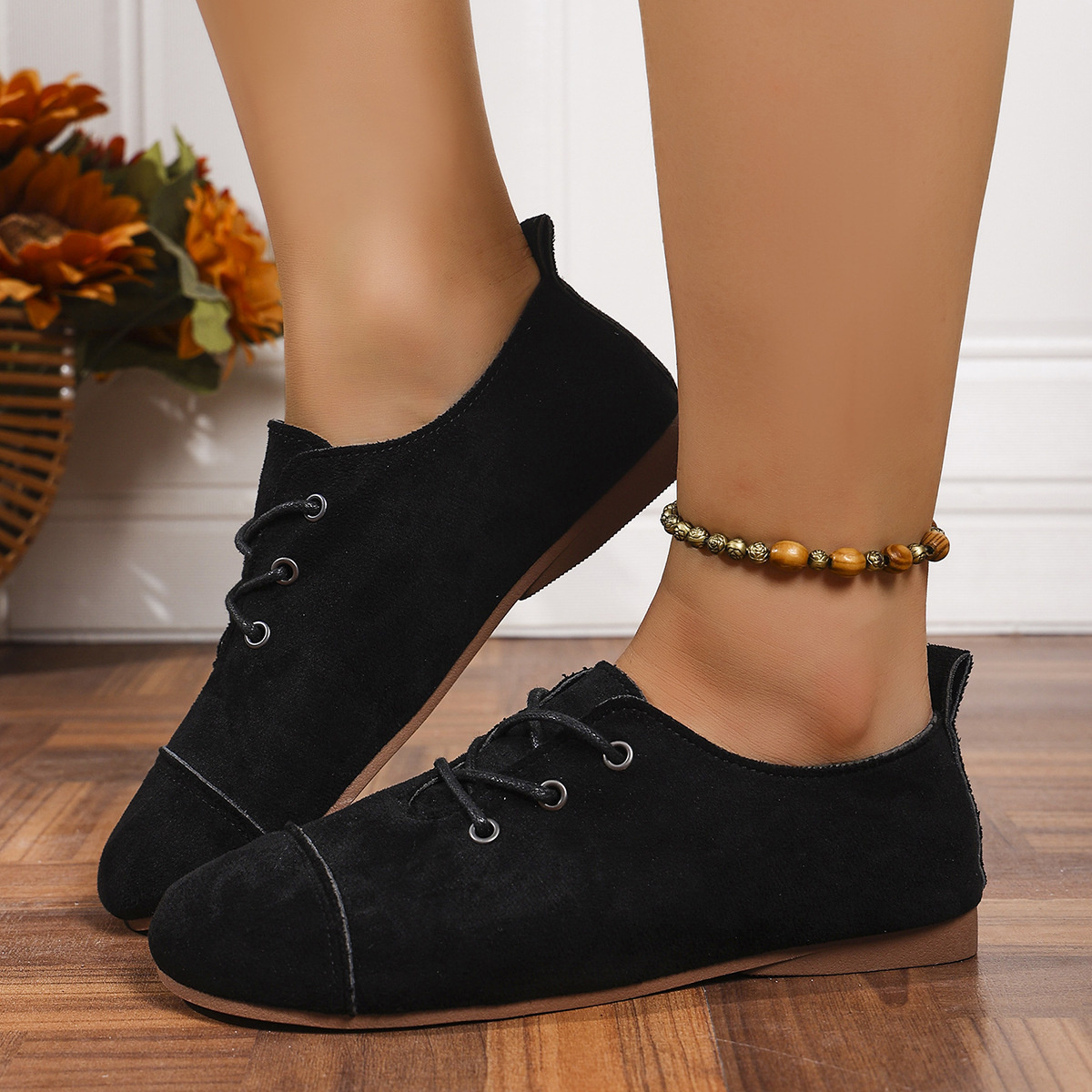 Round Toe Lace Up Sneaker