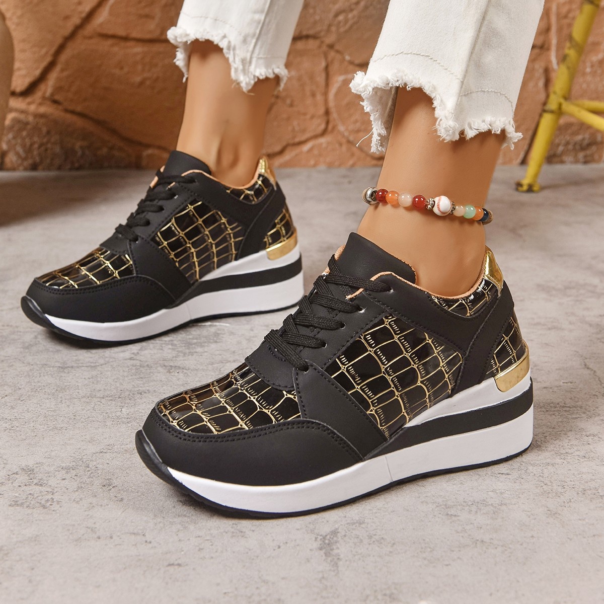 Lace Up Round Toe Sneakers