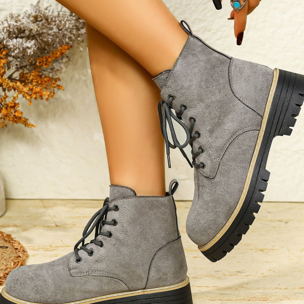 Round Toe Lace Up Boots