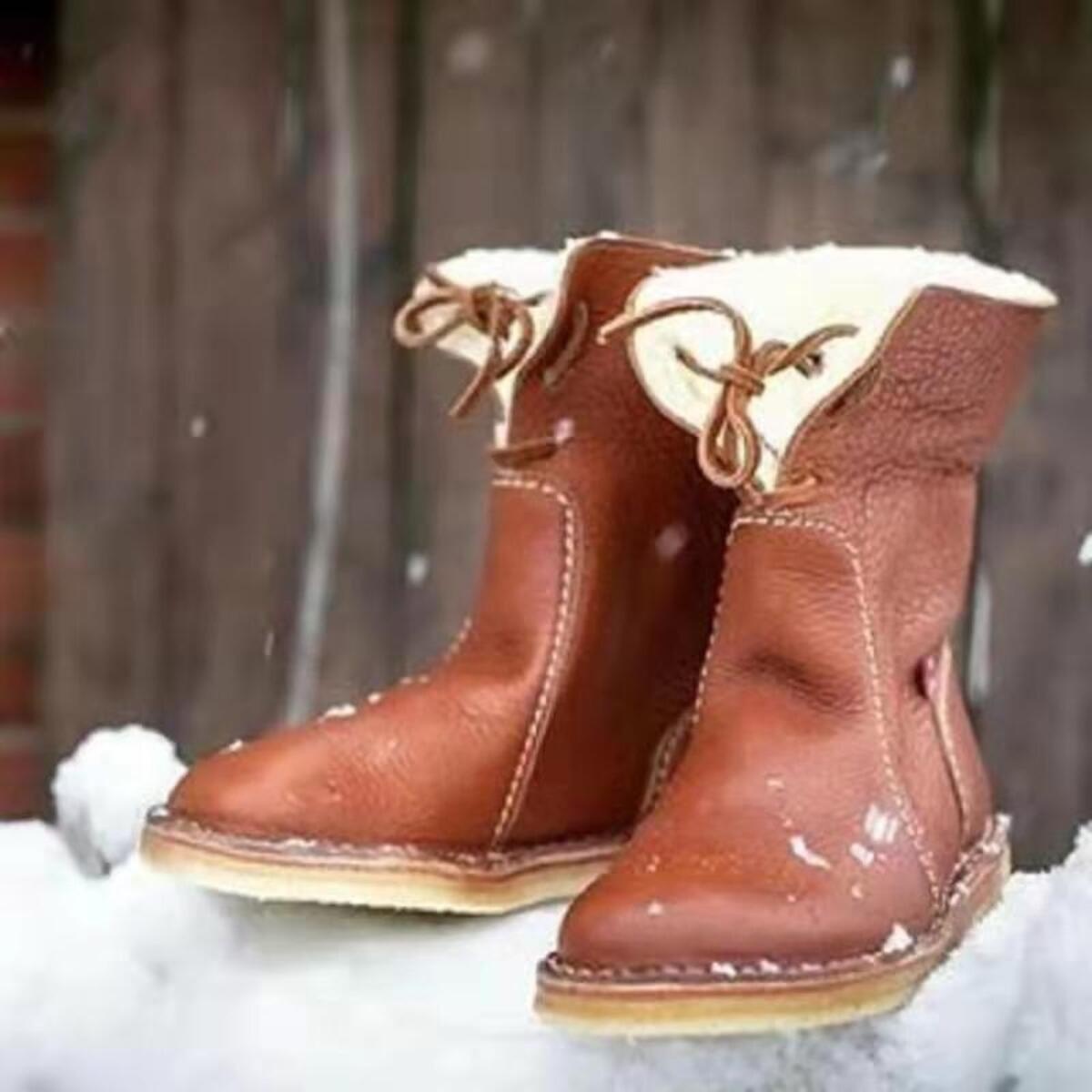 Round Toe Platform Boots
