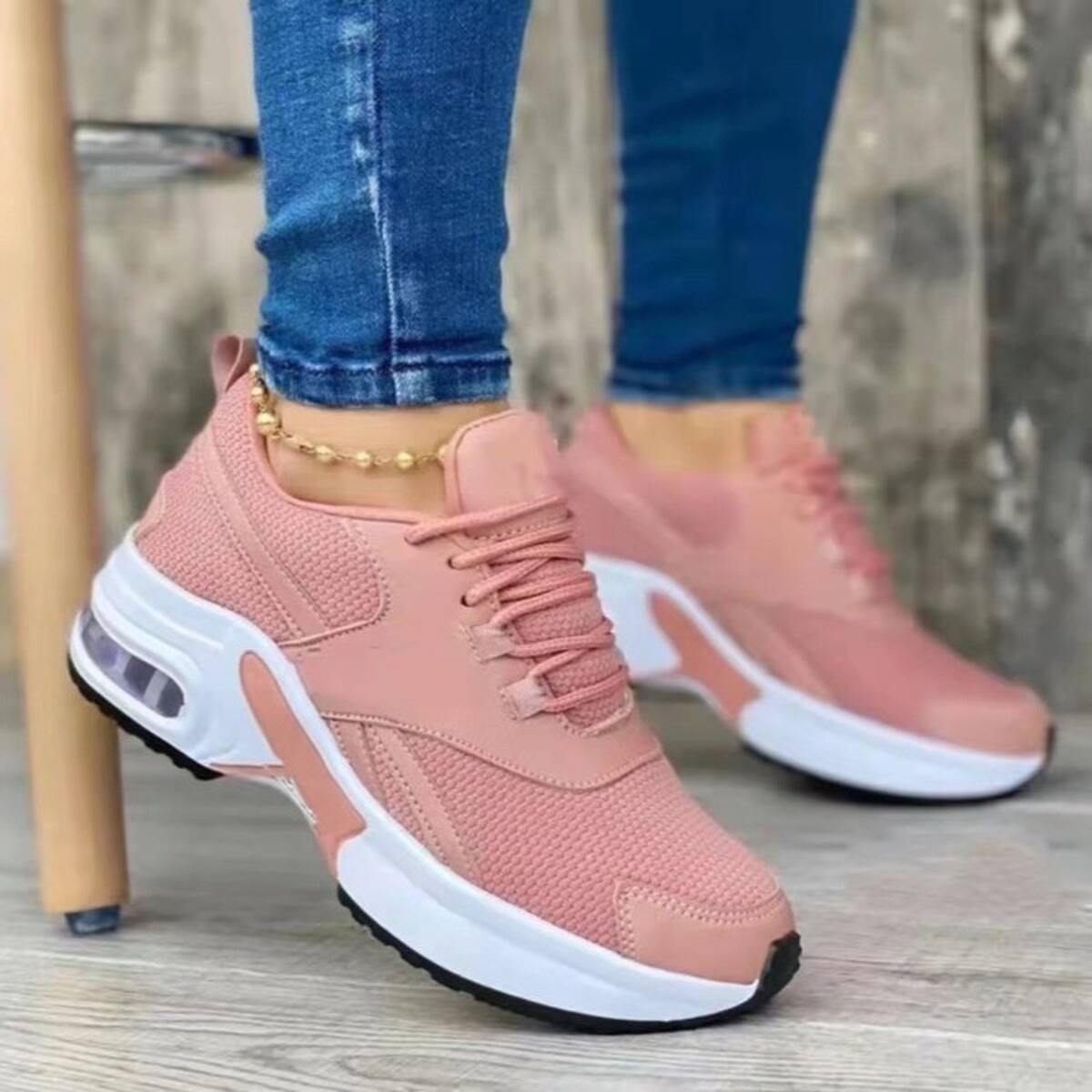 Lace Up Round Toe Sneakers
