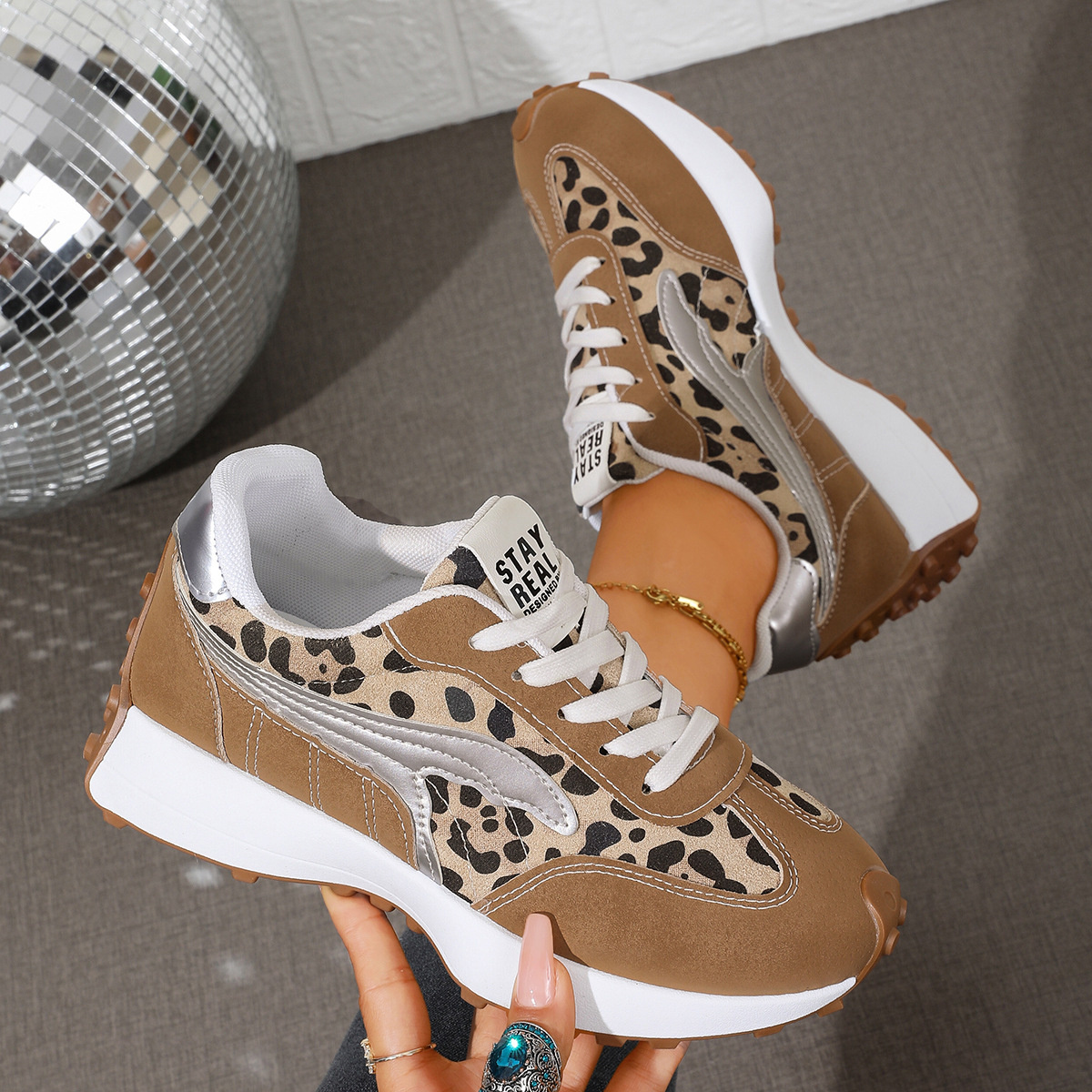 Round Toe Lace Up Sneakers