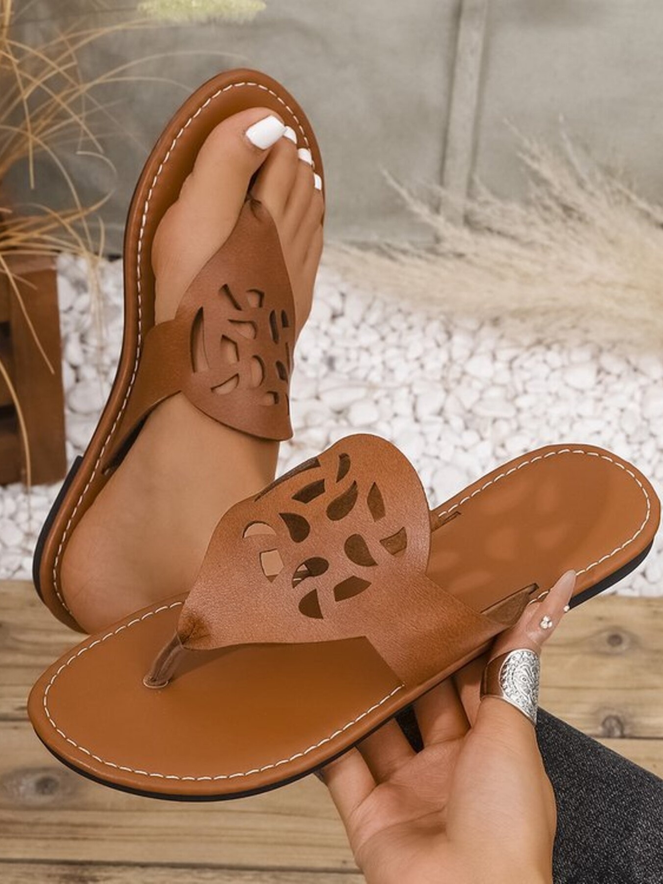Cutout Toe Post Flats Sandals