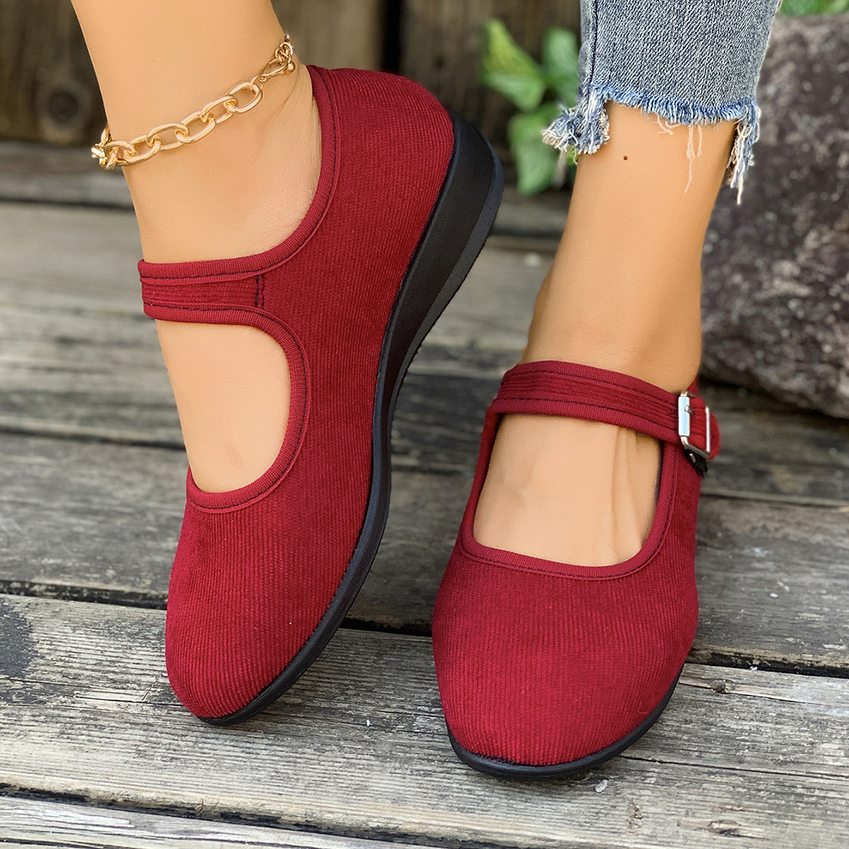 Round Toe Mesh Slip-Ons