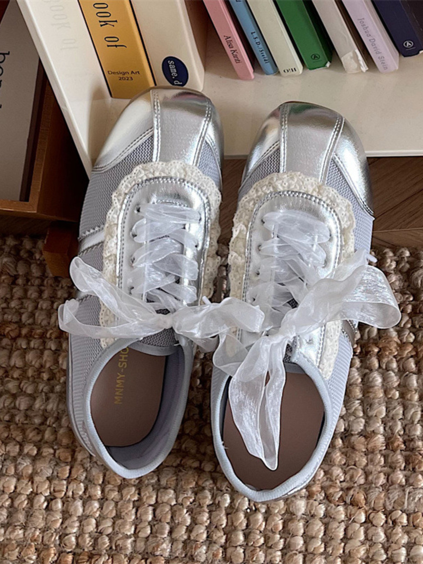 Round Toe Lace Up Sneakers