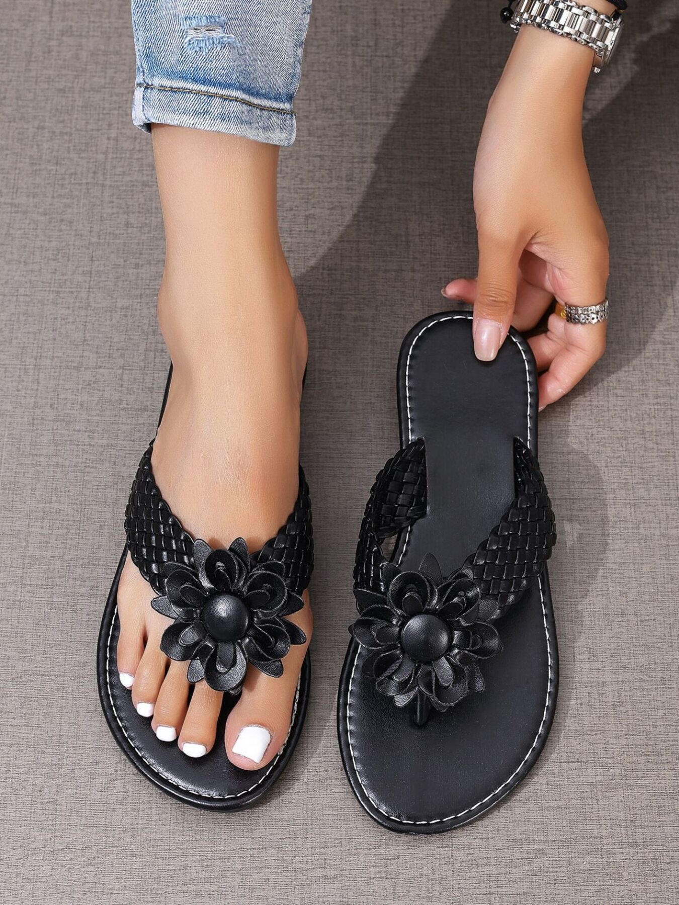 Flower Toe Post Flat Sandals
