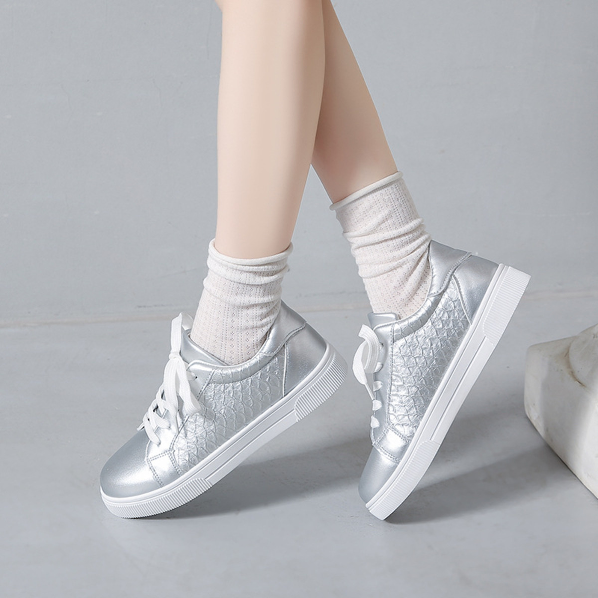 Round Toe Lace Up Sneakers