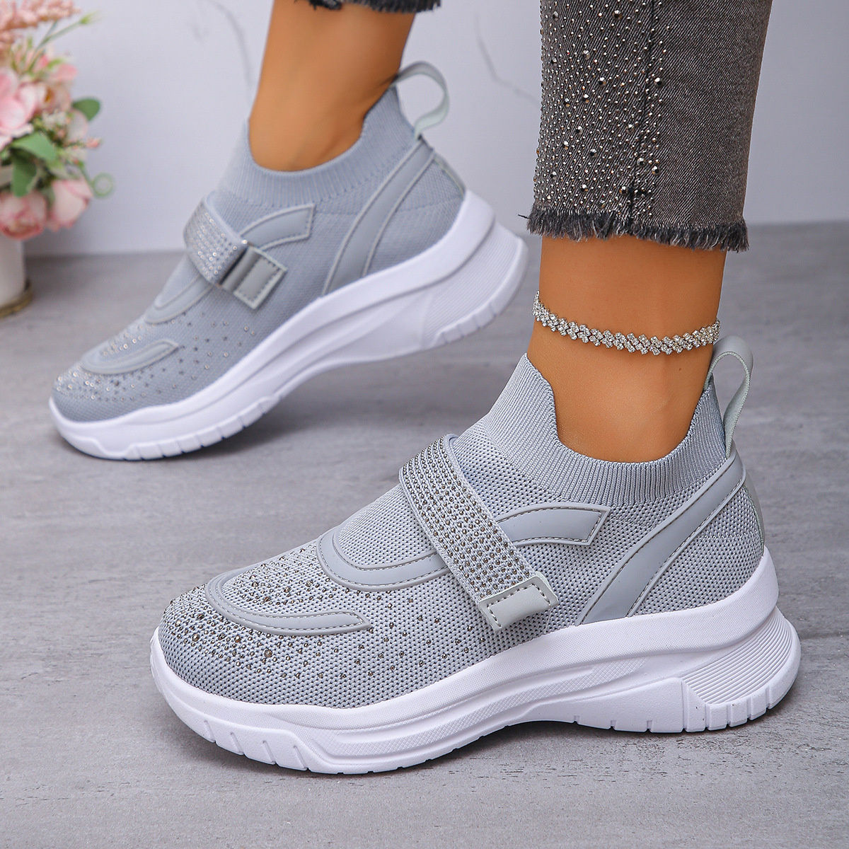 Round Toe Mesh Sneakers
