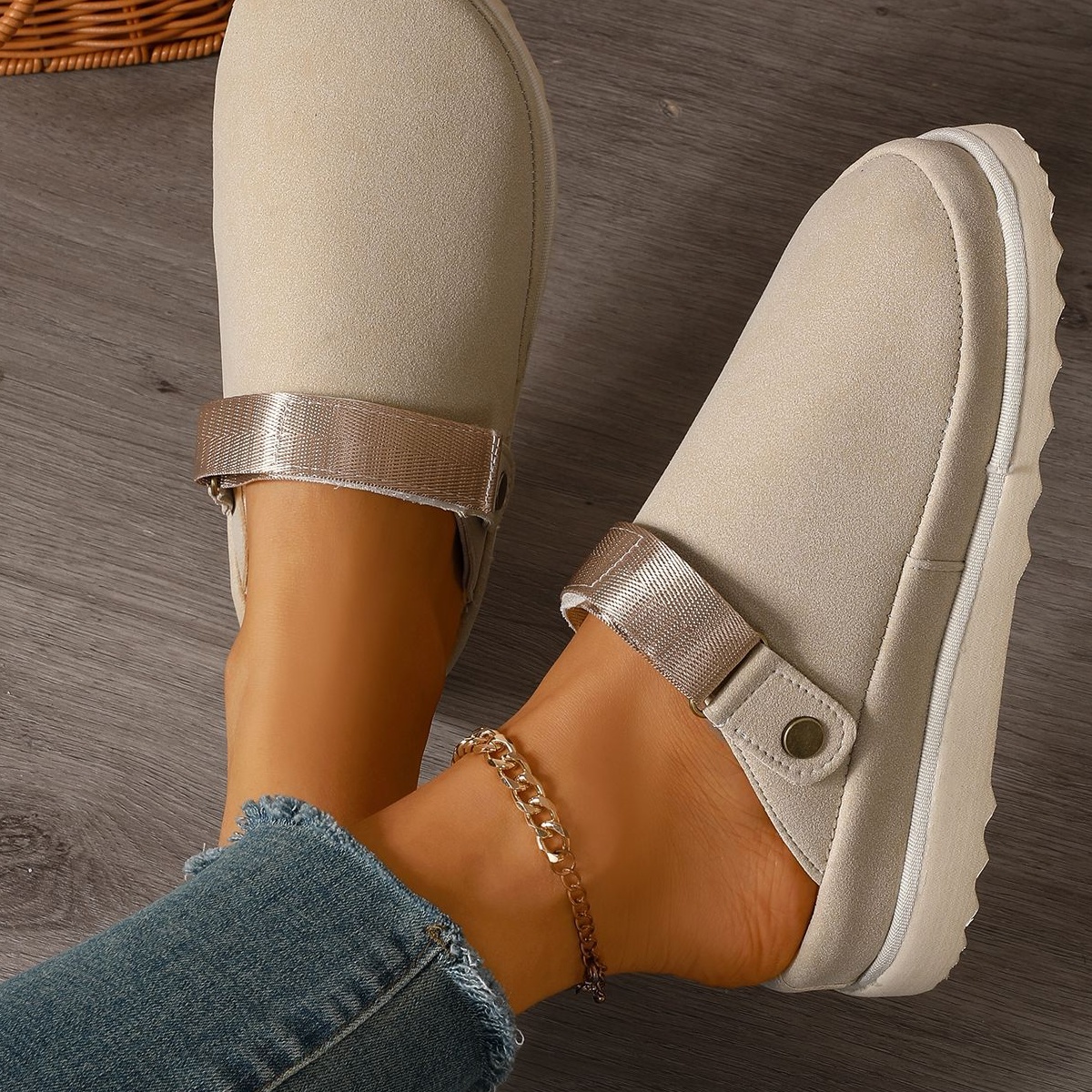 Round Toe Platform Slippers