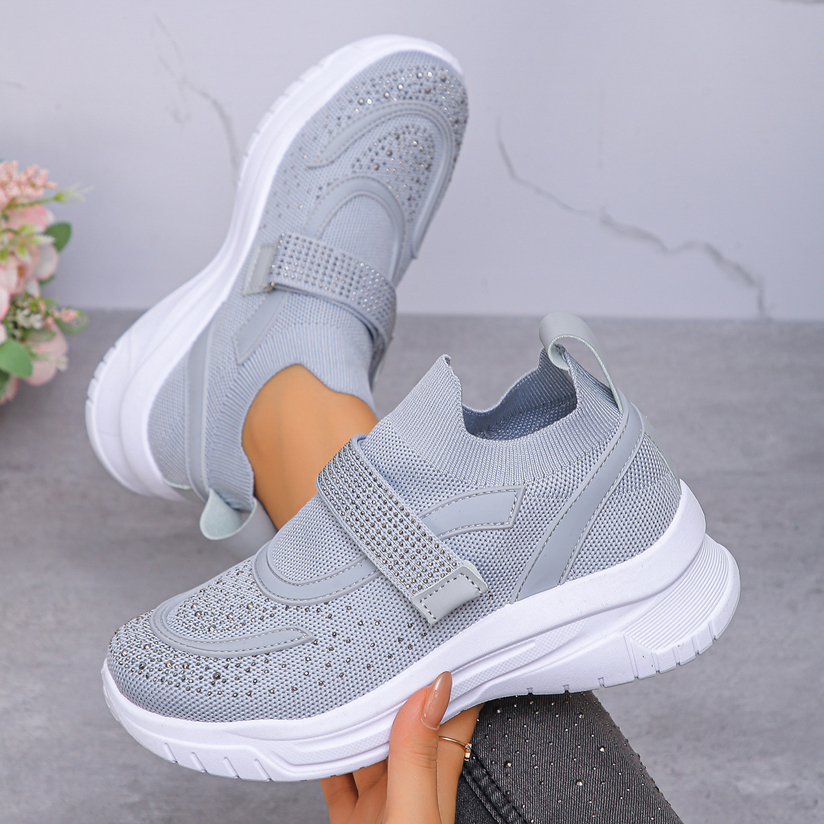 Round Toe Mesh Sneakers