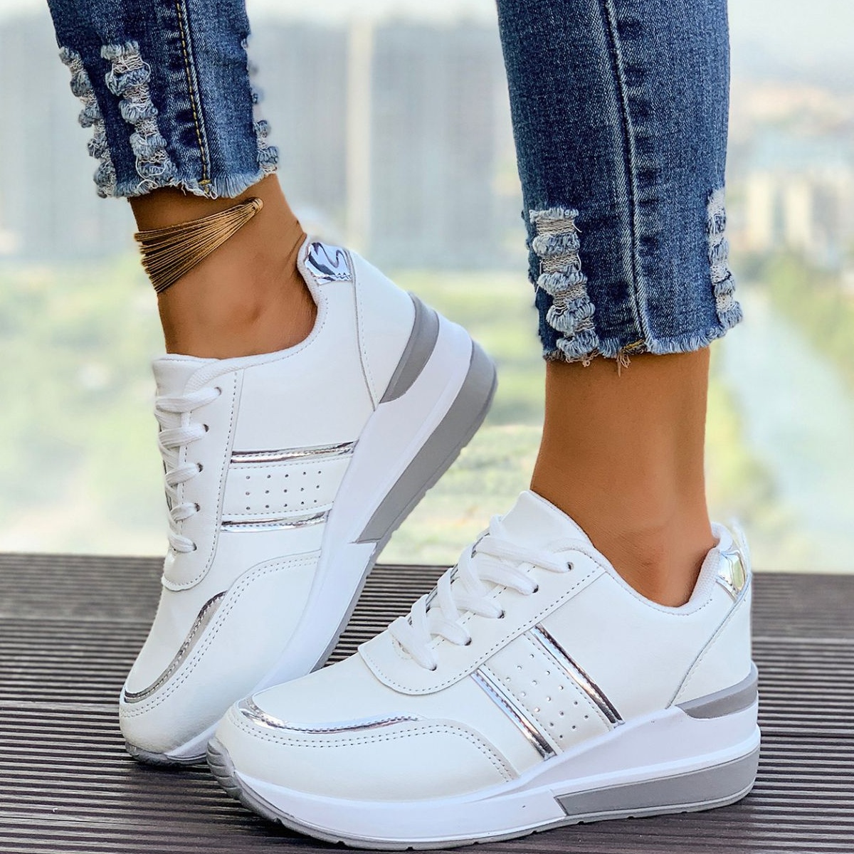 Round Toe Lace Up Sneakers