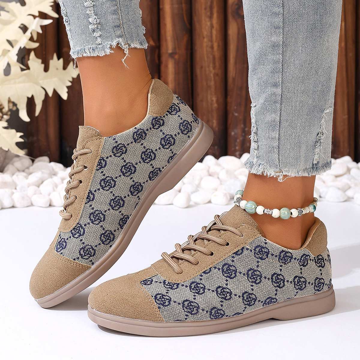 Round Toe Lace Up Sneakers