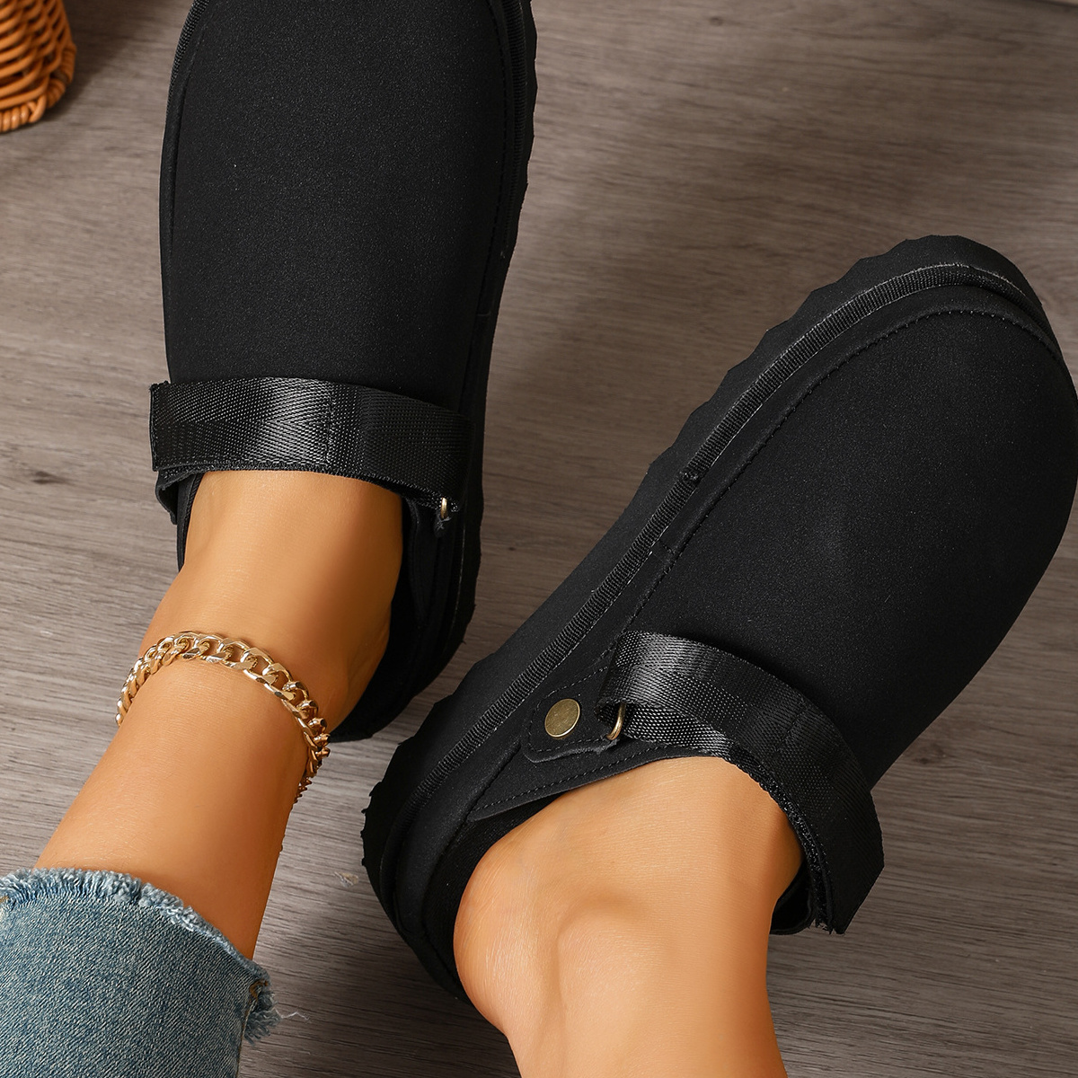 Round Toe Platform Slippers