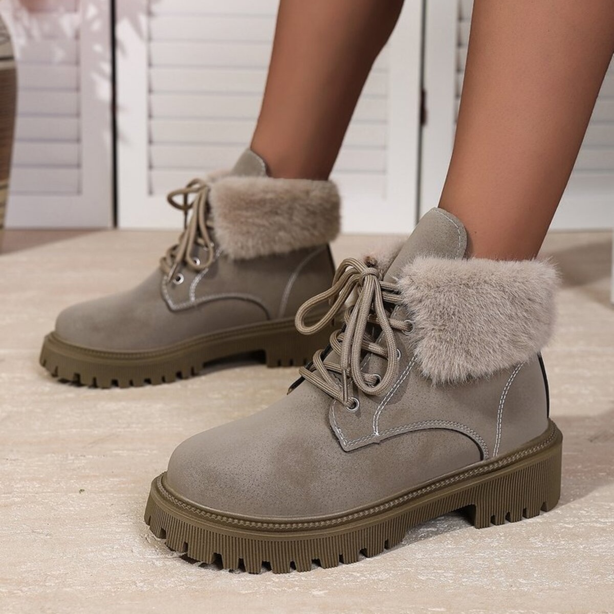 Lace Up Round Toe Block Heels Boots