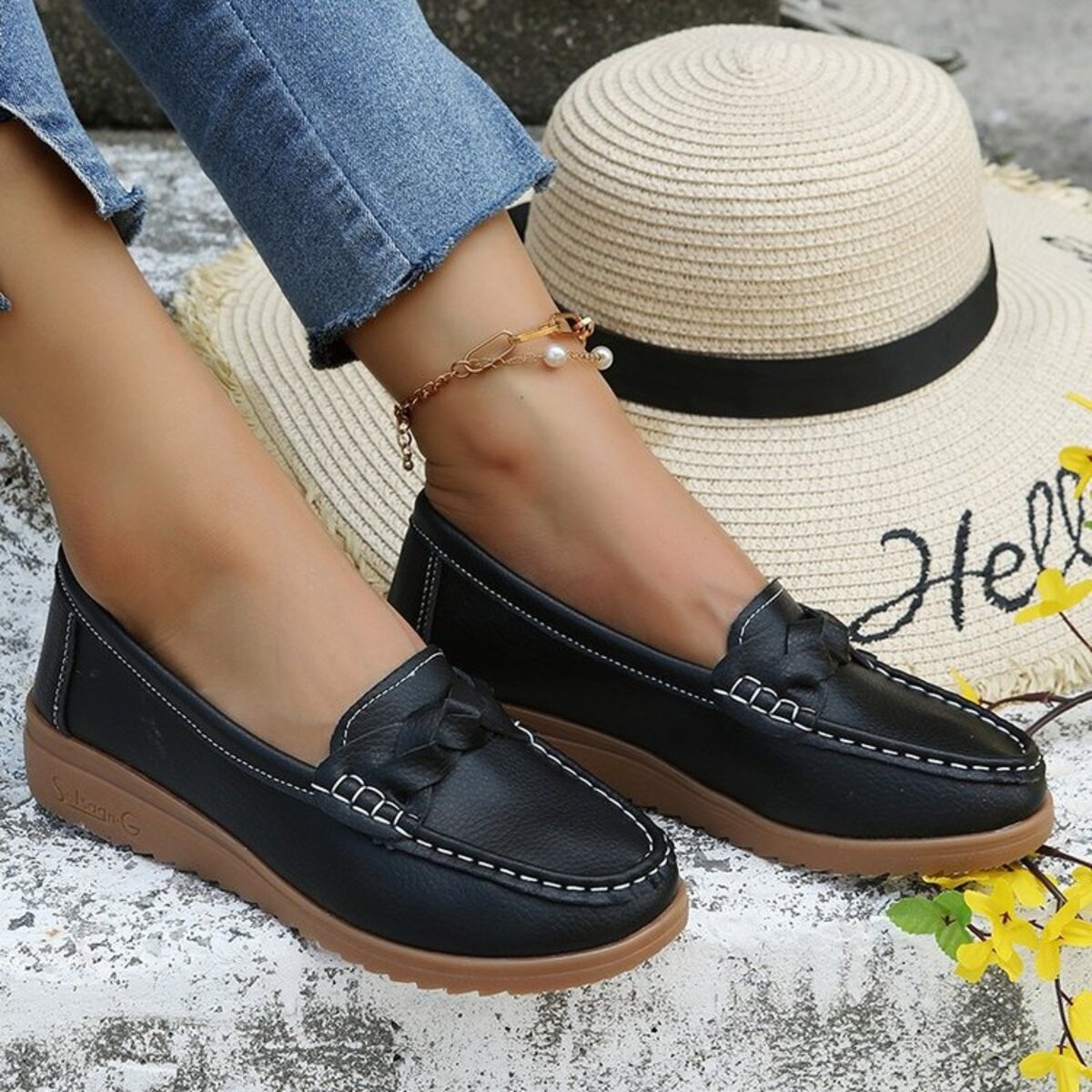 Round Toe Flats Slip-Ons