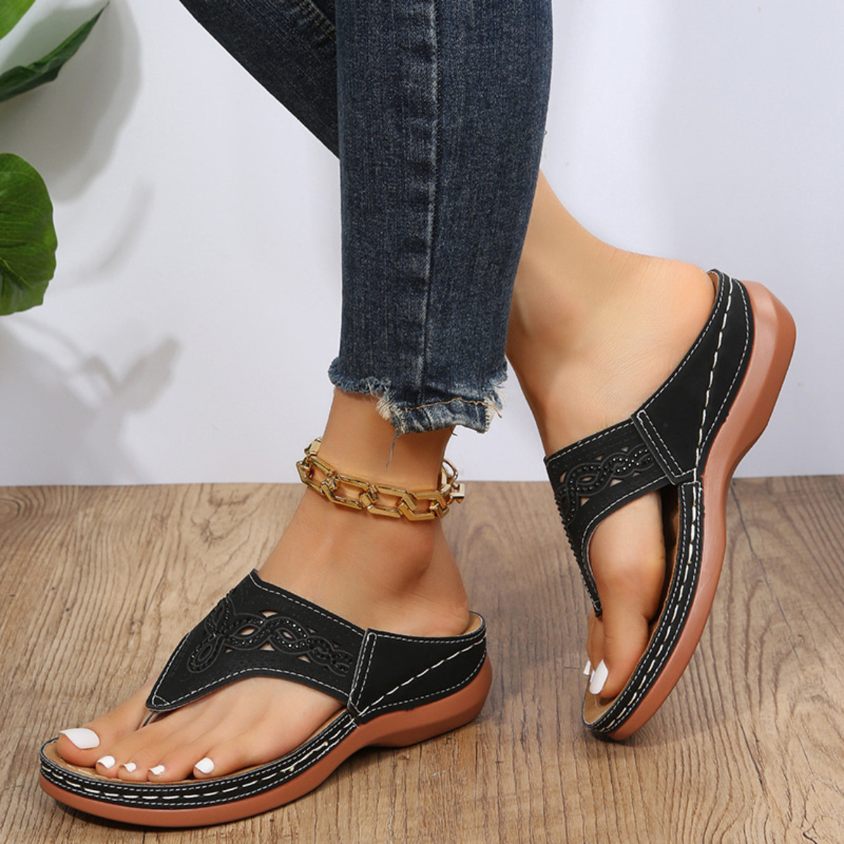 Casual Hollow-Out Thong Sandals
