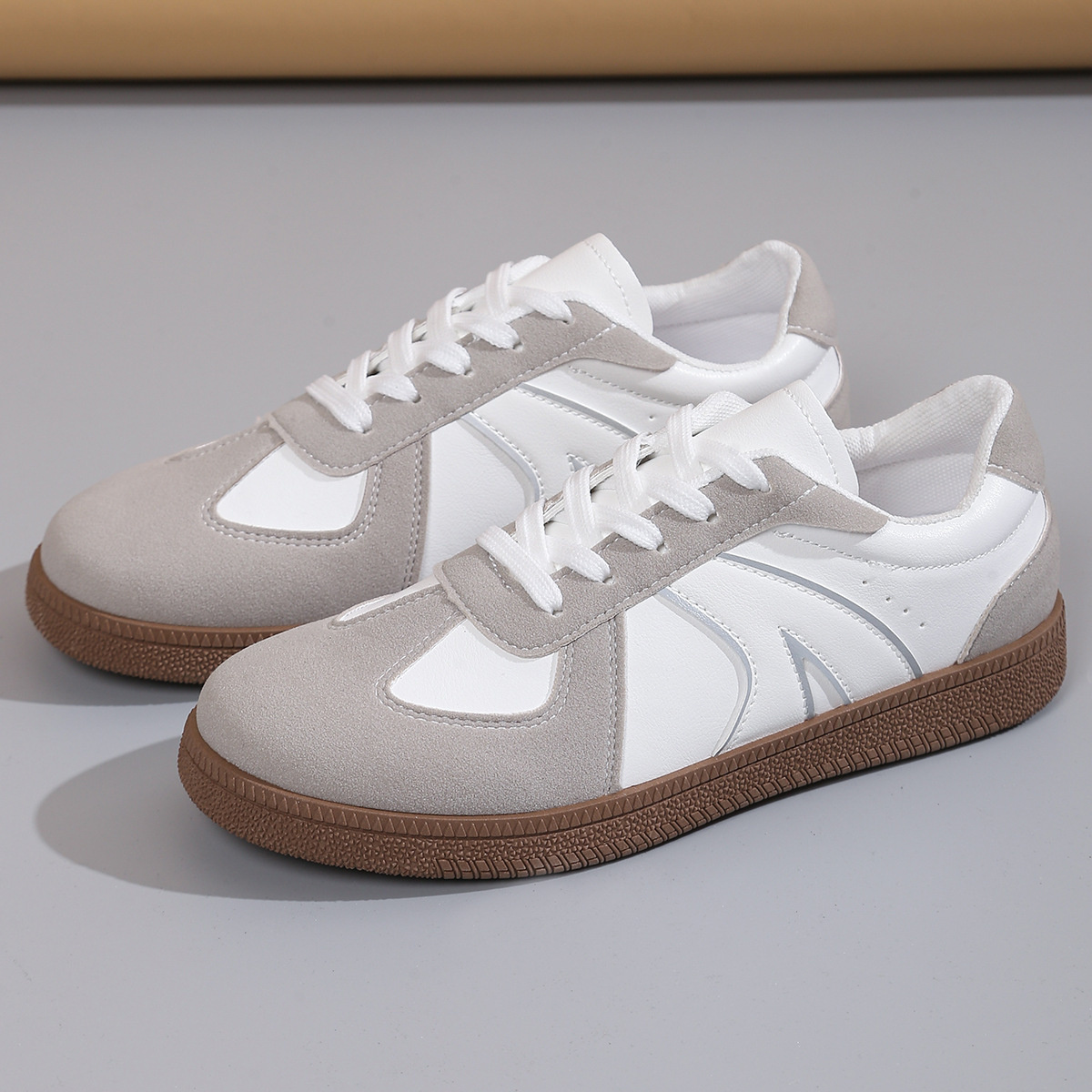 Lace Up Round Toe Sneakers