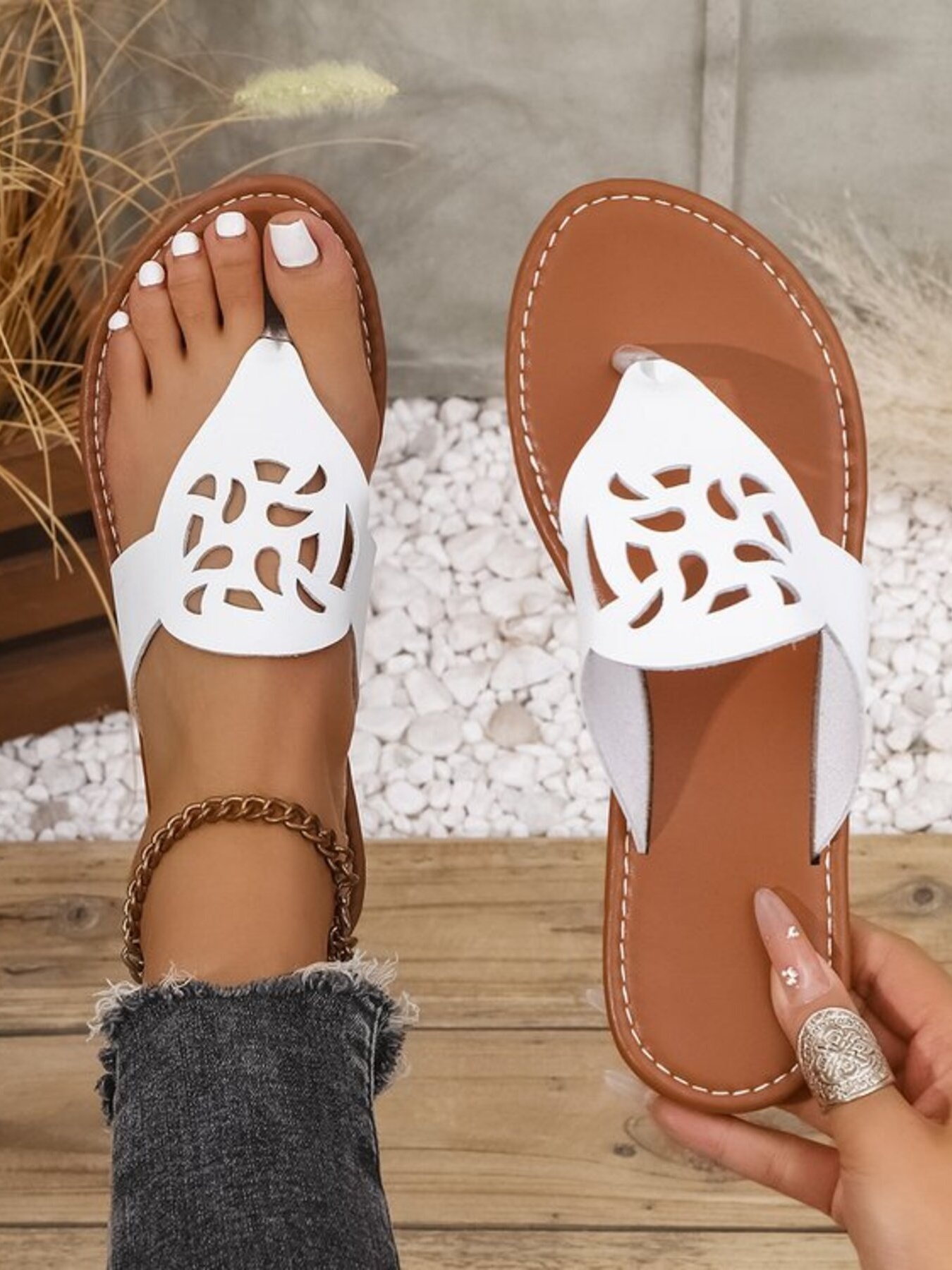 Cutout Toe Post Flats Sandals