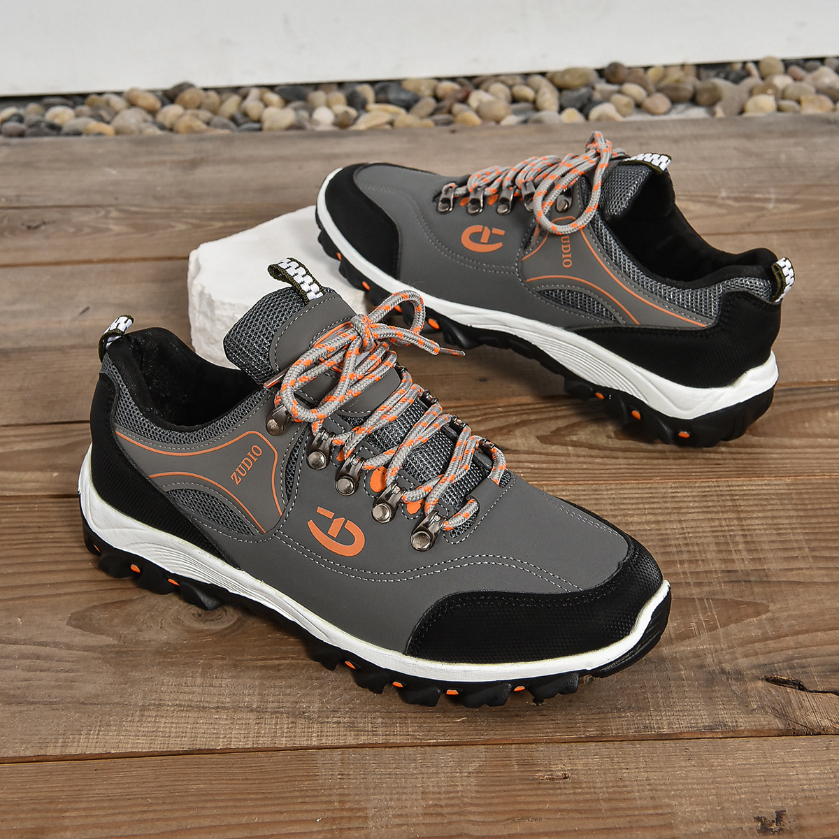 Lace Up Round Toe Sneaker