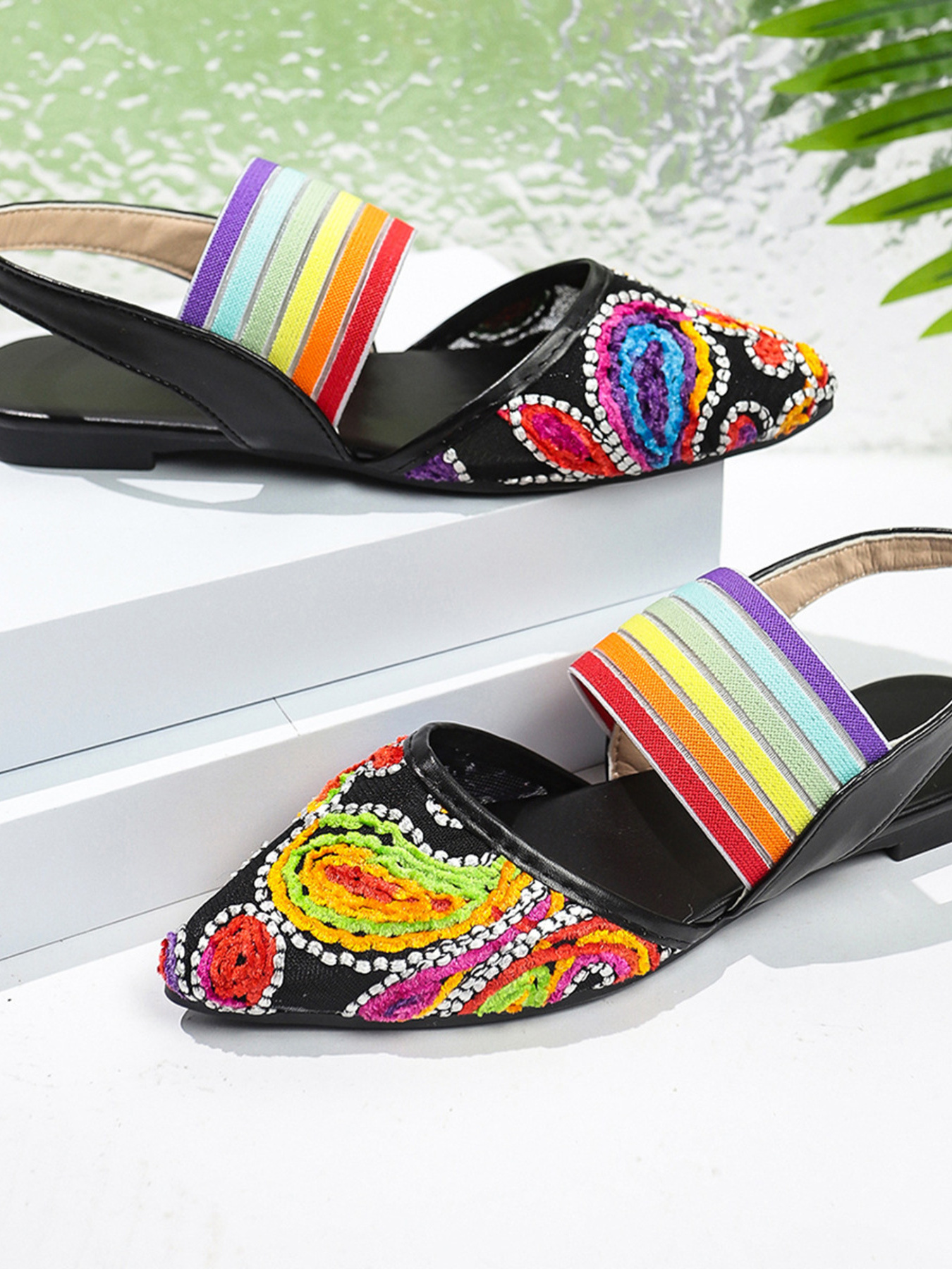Contrast Point Toe Slingback Sandals