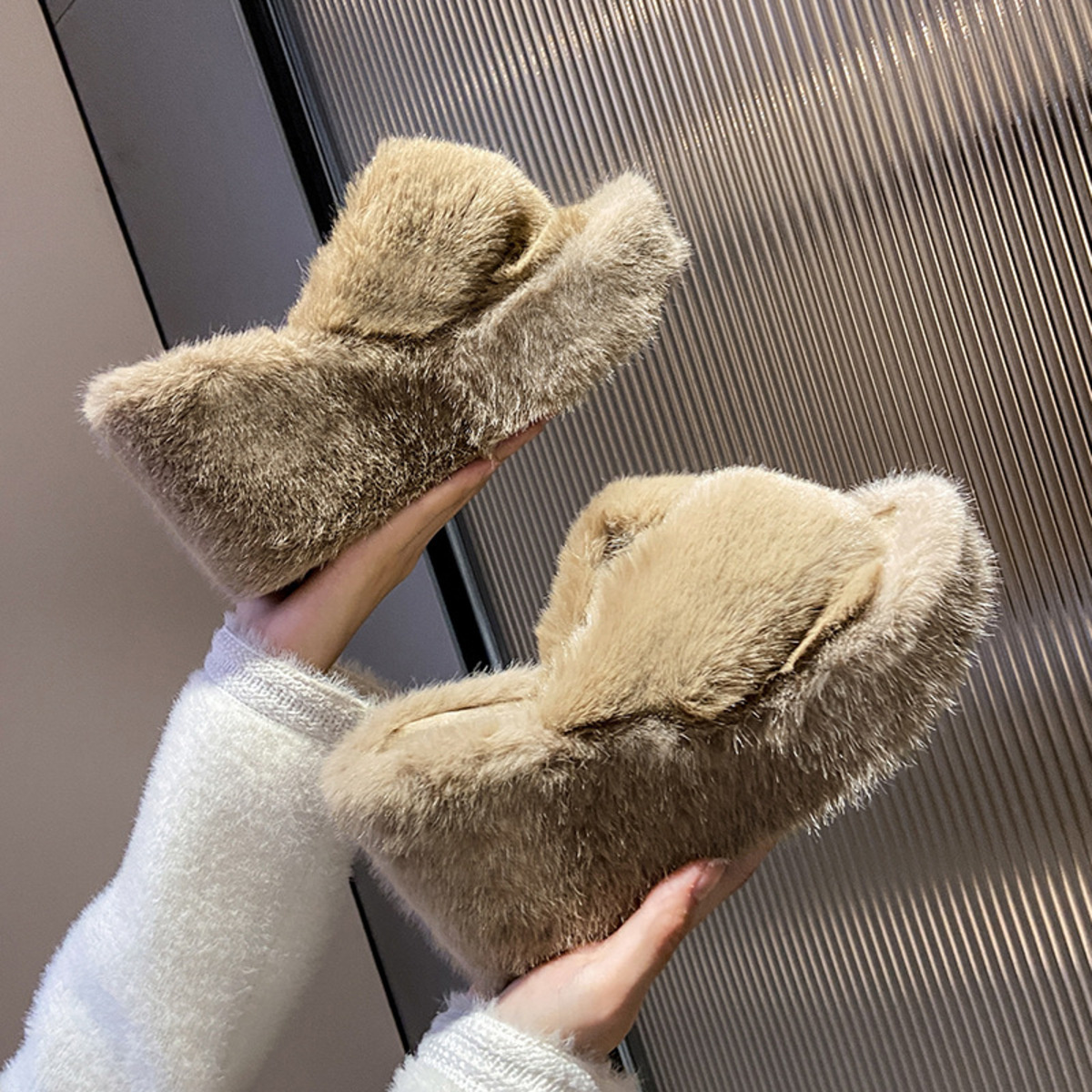 Fluffy Wedge Slippers