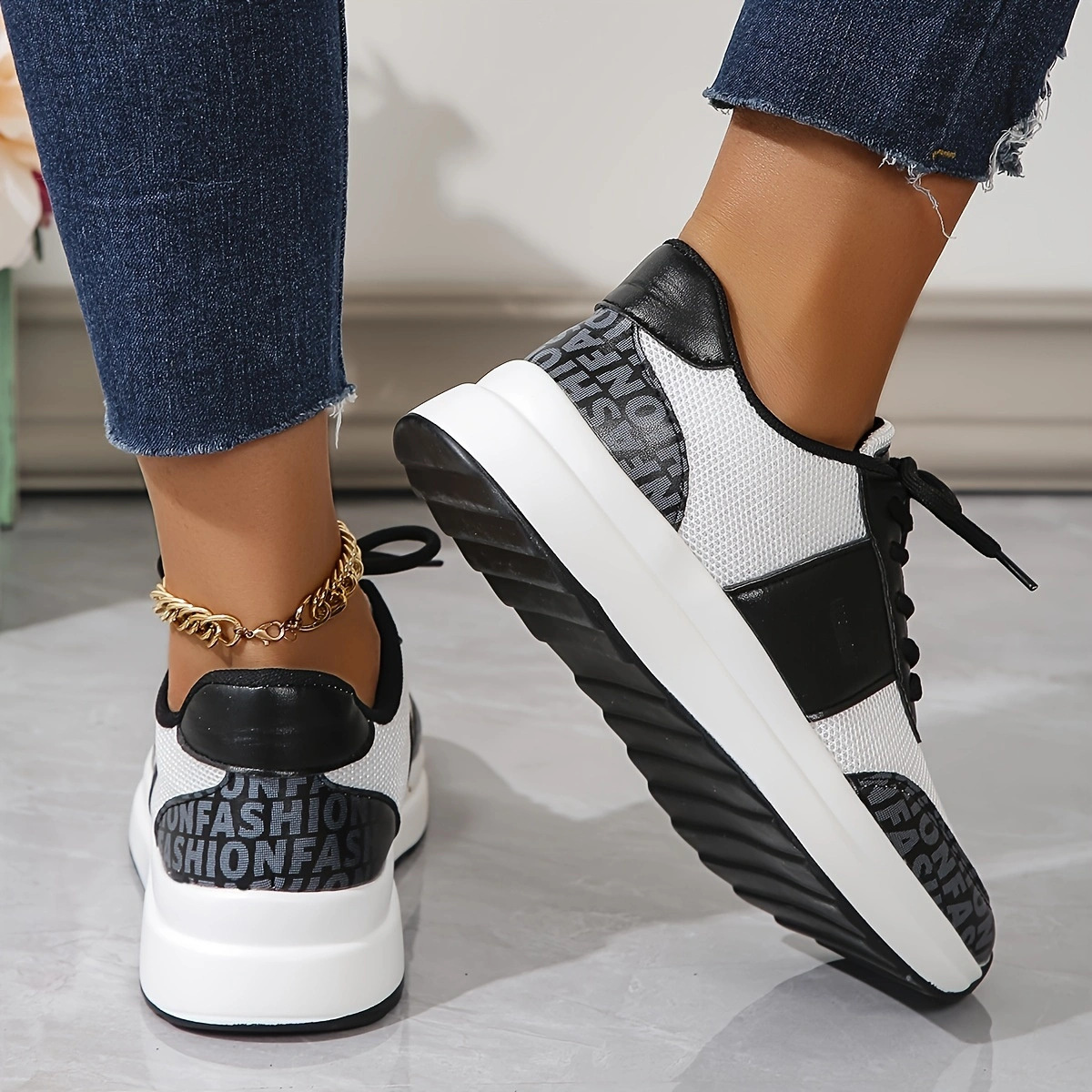Round Toe Lace Up Sneakers
