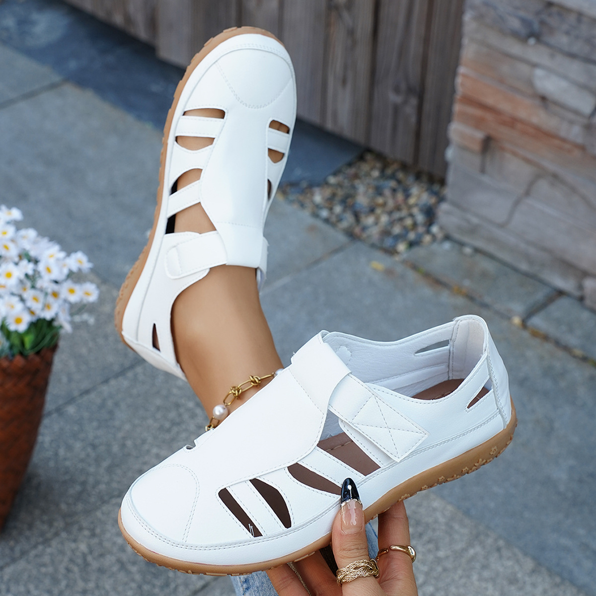 Round Toe Cutout Sandals
