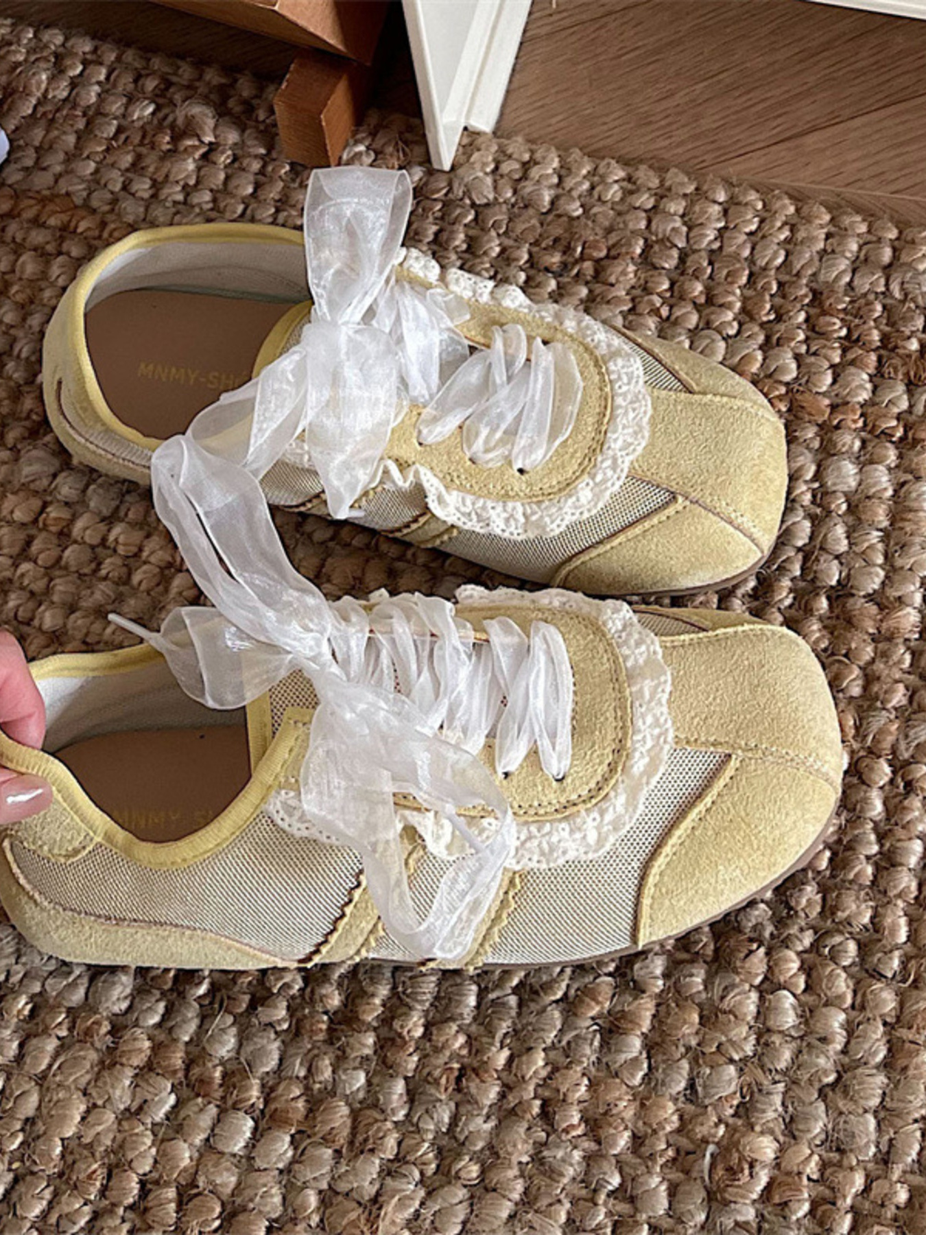 Round Toe Lace Up Sneakers