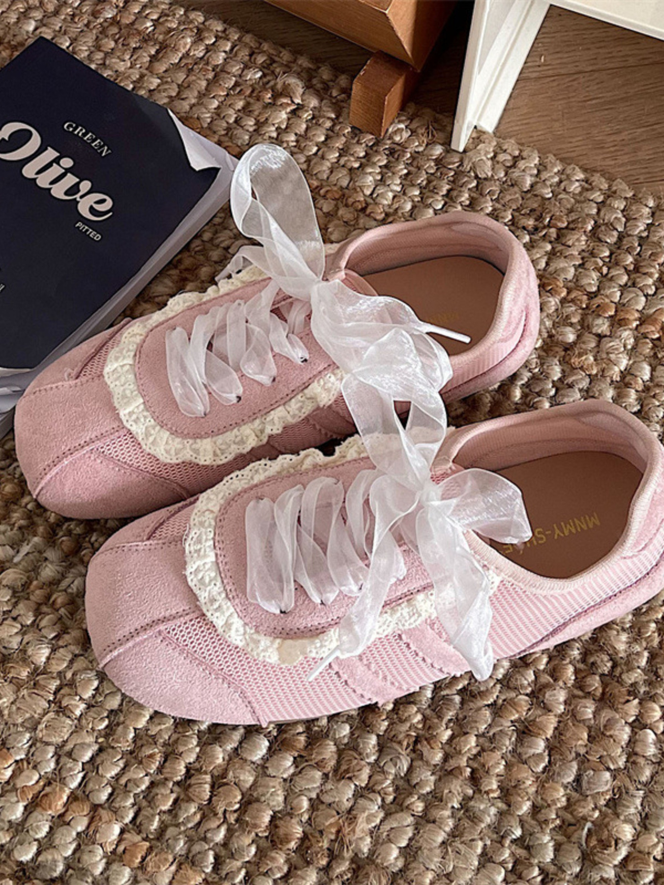 Round Toe Lace Up Sneakers