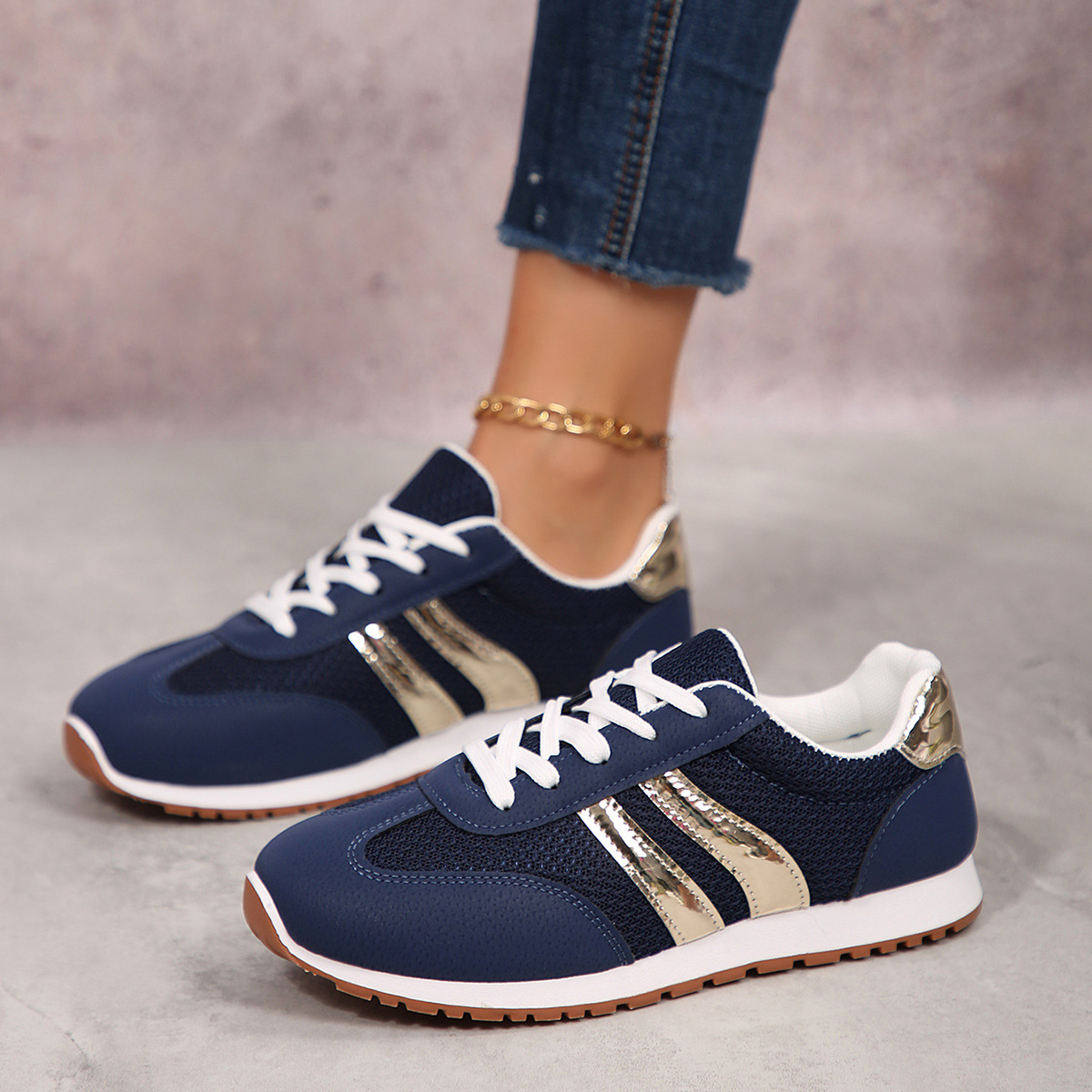 Round Toe Lace Up Sneakers