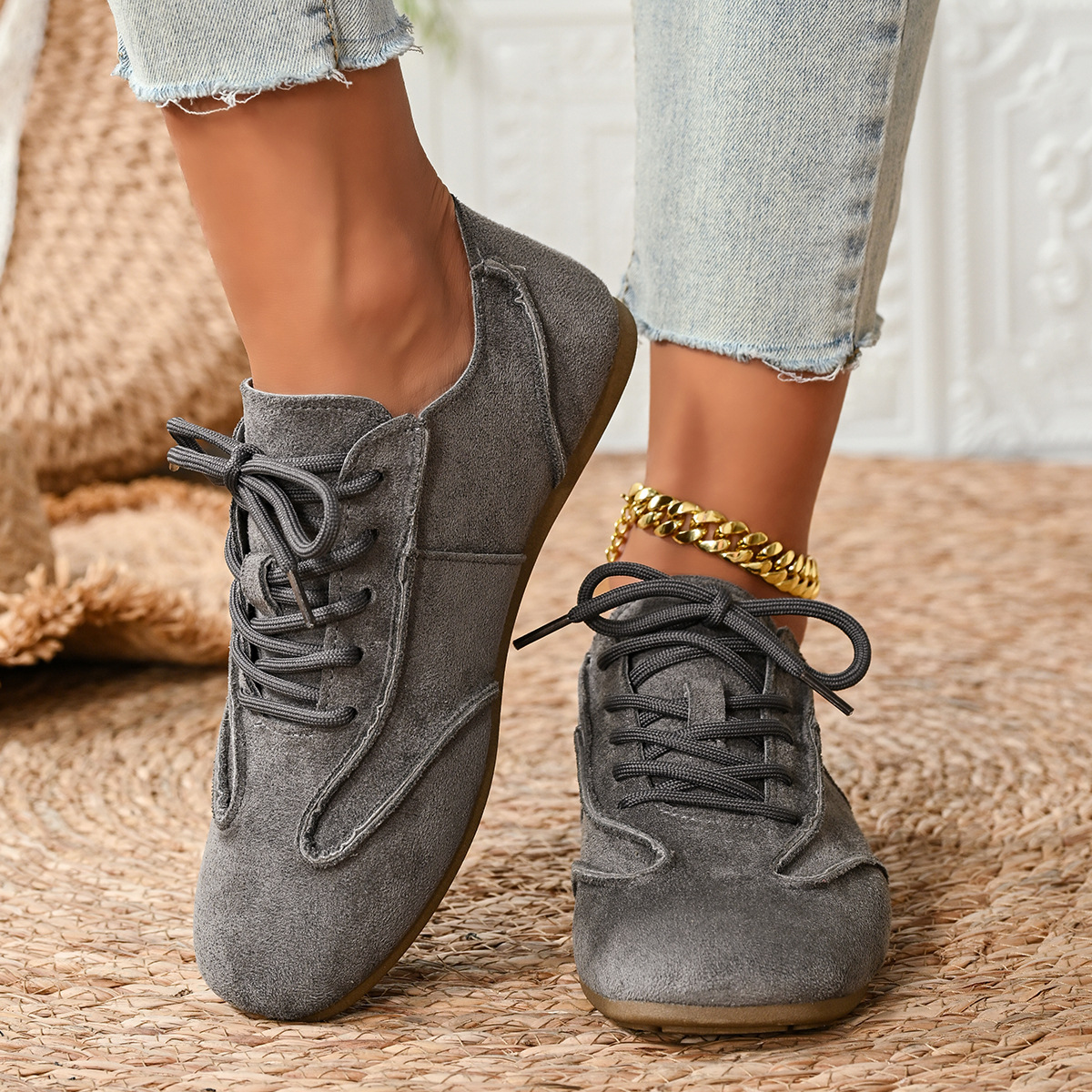 Lace Up Round Toe Sneakers