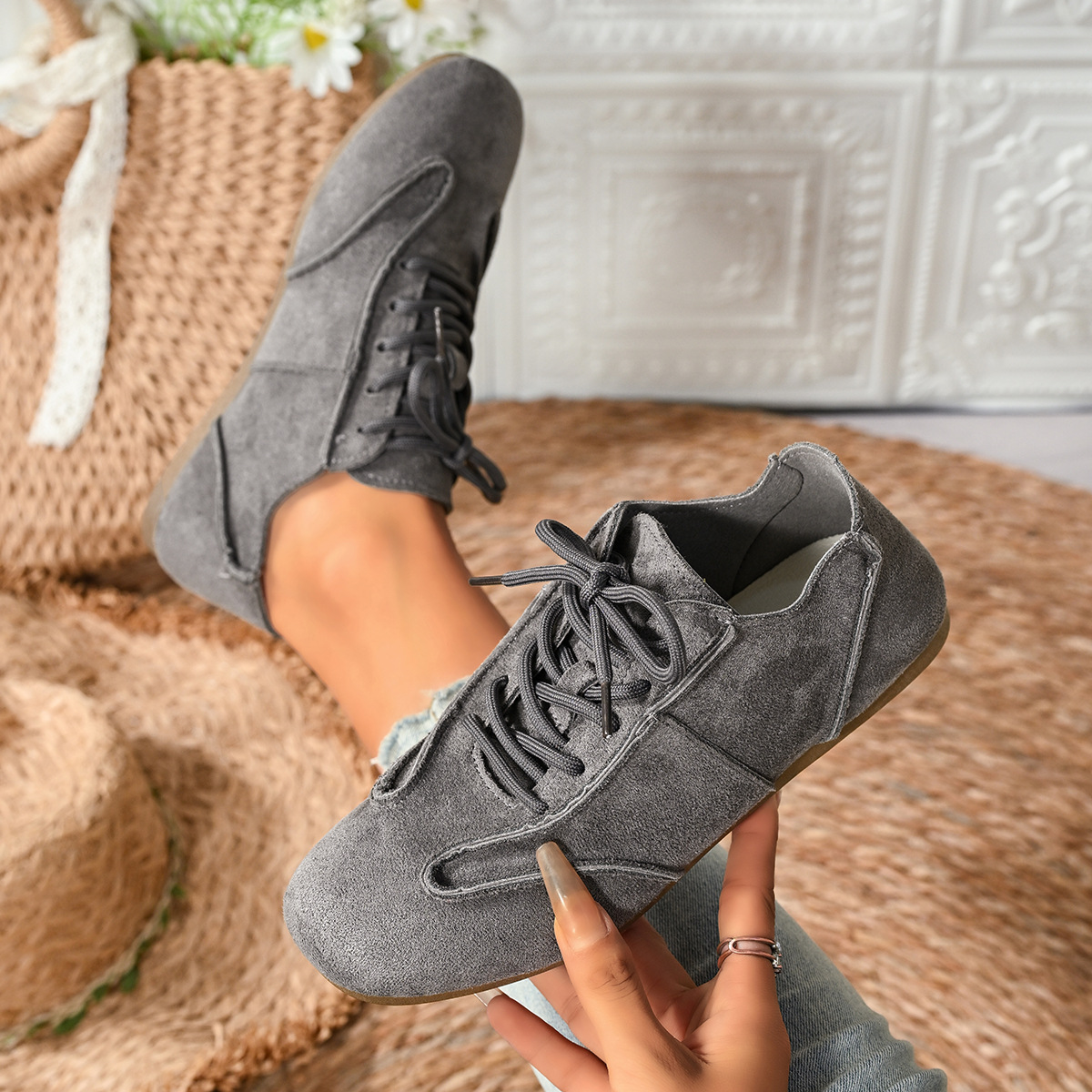 Lace Up Round Toe Sneakers