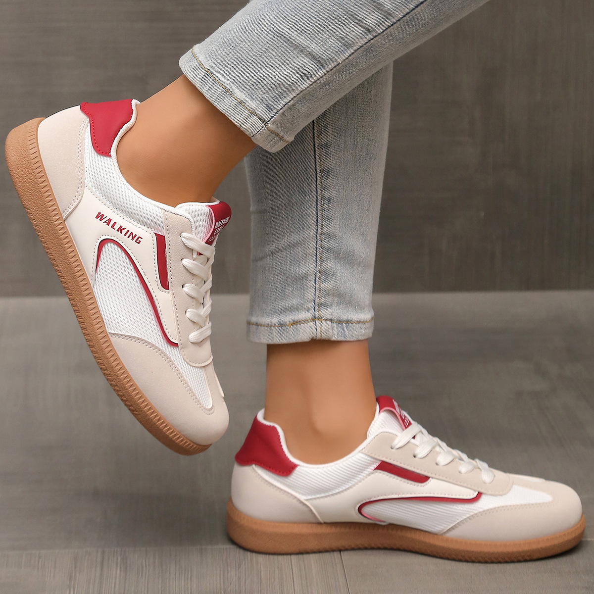 Lace Up Round Toe Sneakers