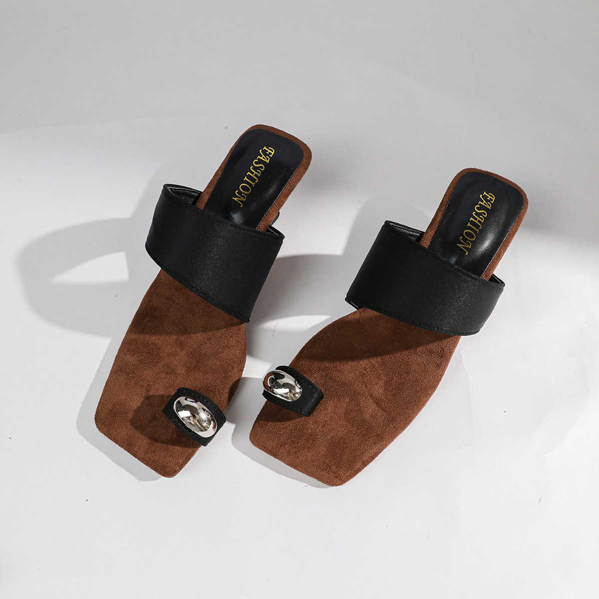Toe Loop Block Heels Sandals