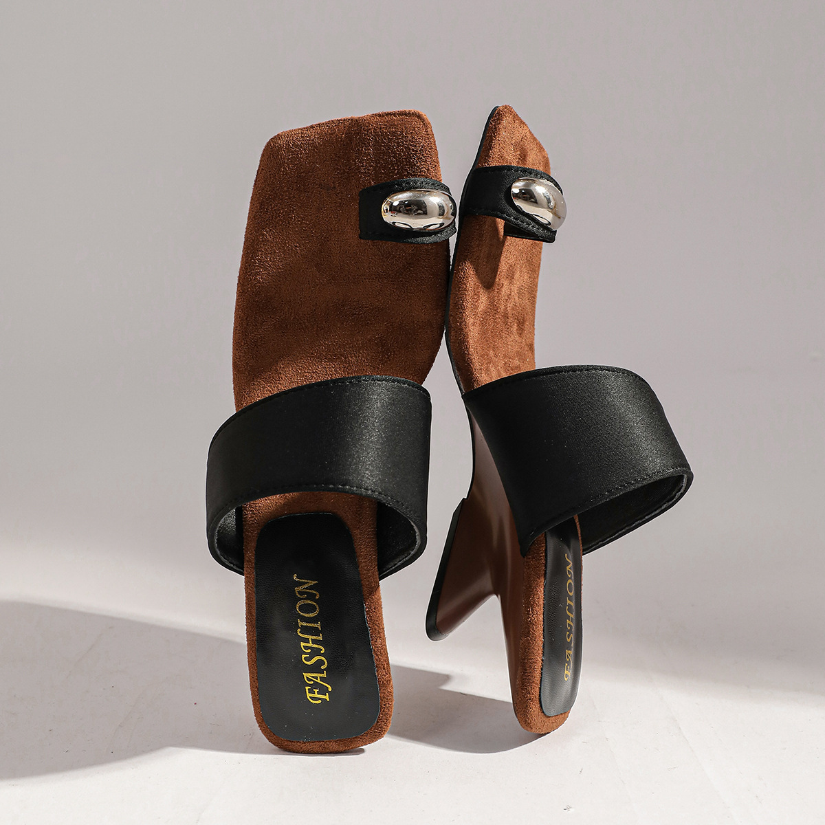 Toe Loop Block Heels Sandals