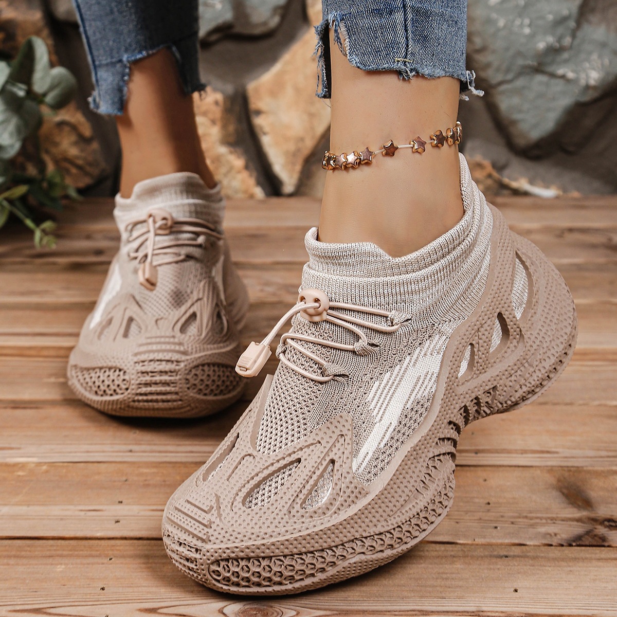 Lace Up Round Toe Sneakers