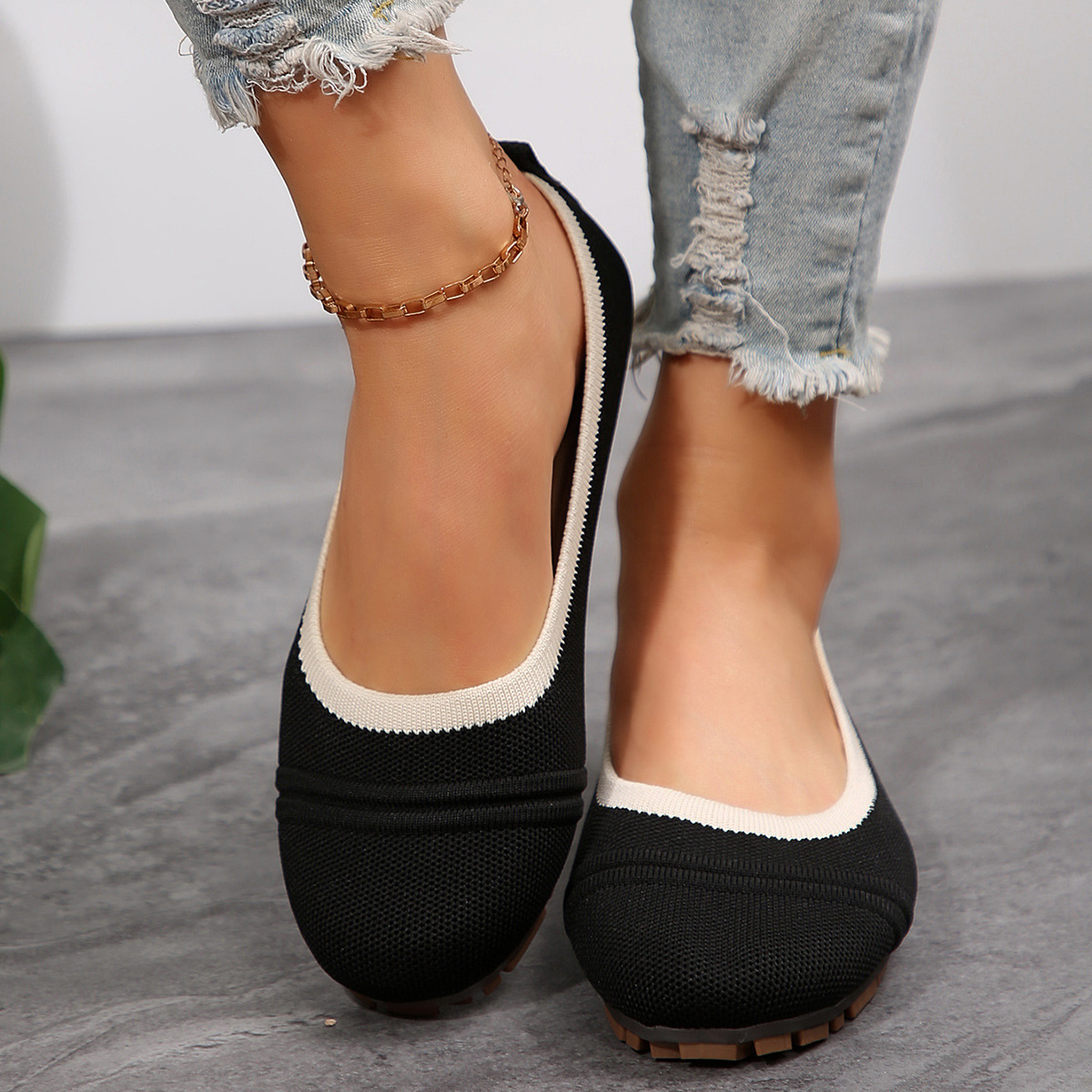 Mesh Round Toe Flat Slip-Ons