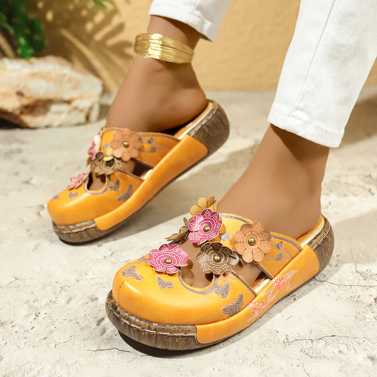 Round Toe Platform Sandals