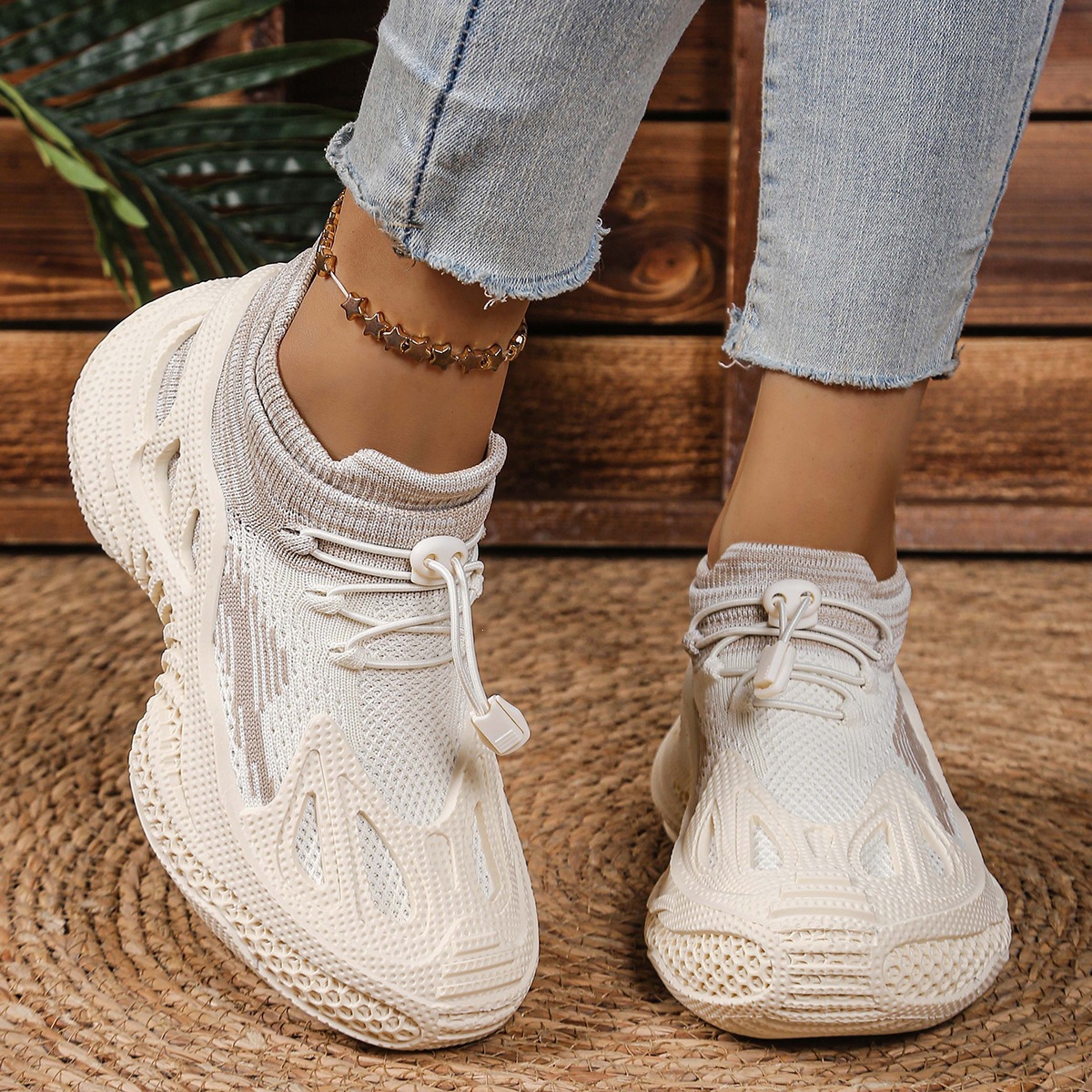 Lace Up Round Toe Sneakers