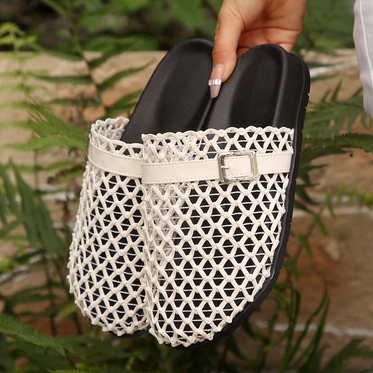 Round Toe Buckle Sandals