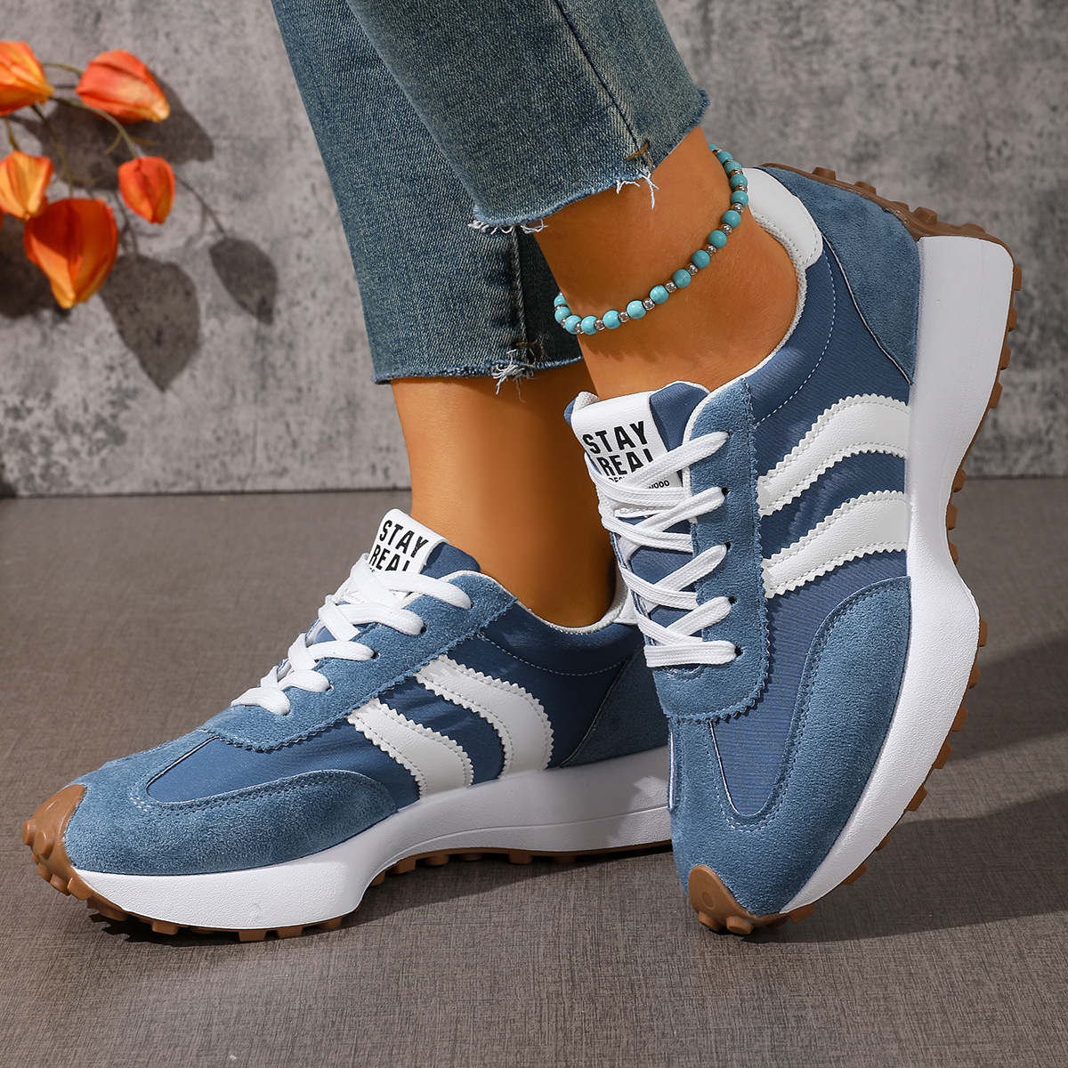 Lace Up Round Toe Sneakers