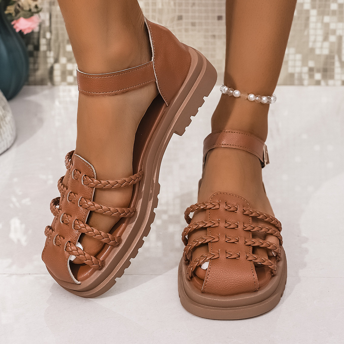 Round Toe Platform Sandals